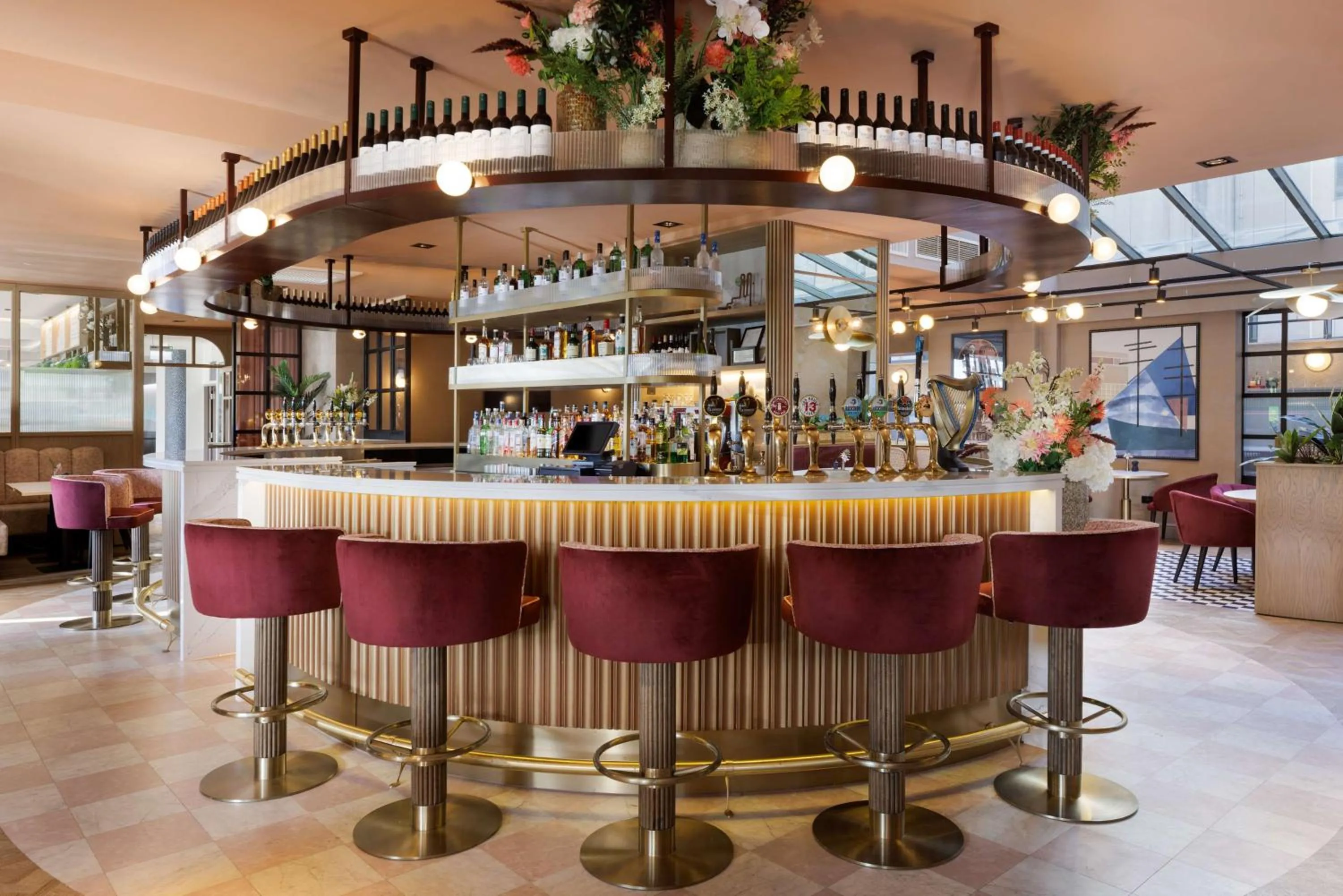 Lounge or bar in Hilton Garden Inn Dublin City Centre