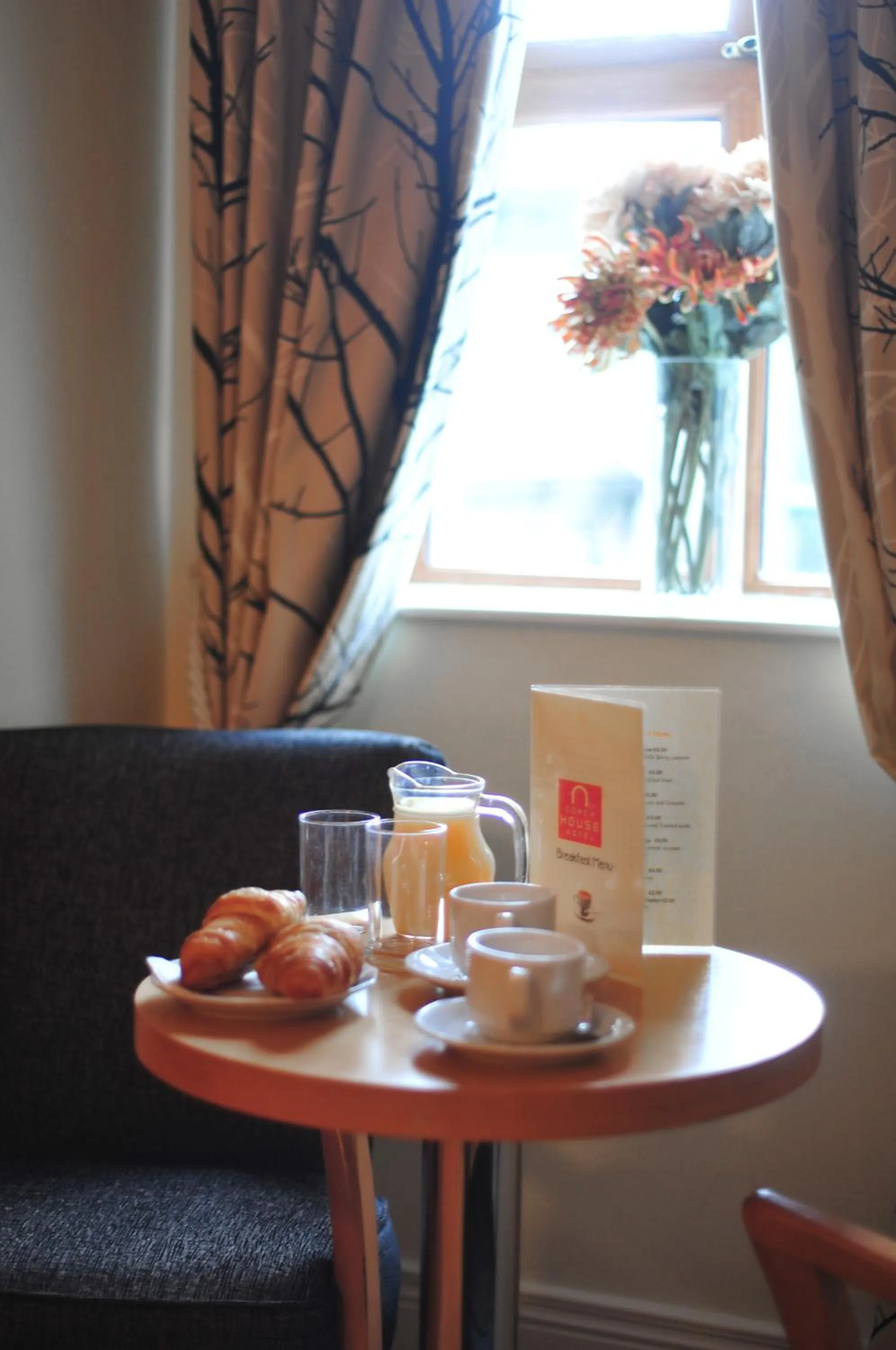 Restaurant/places to eat in The Coach House Hotel