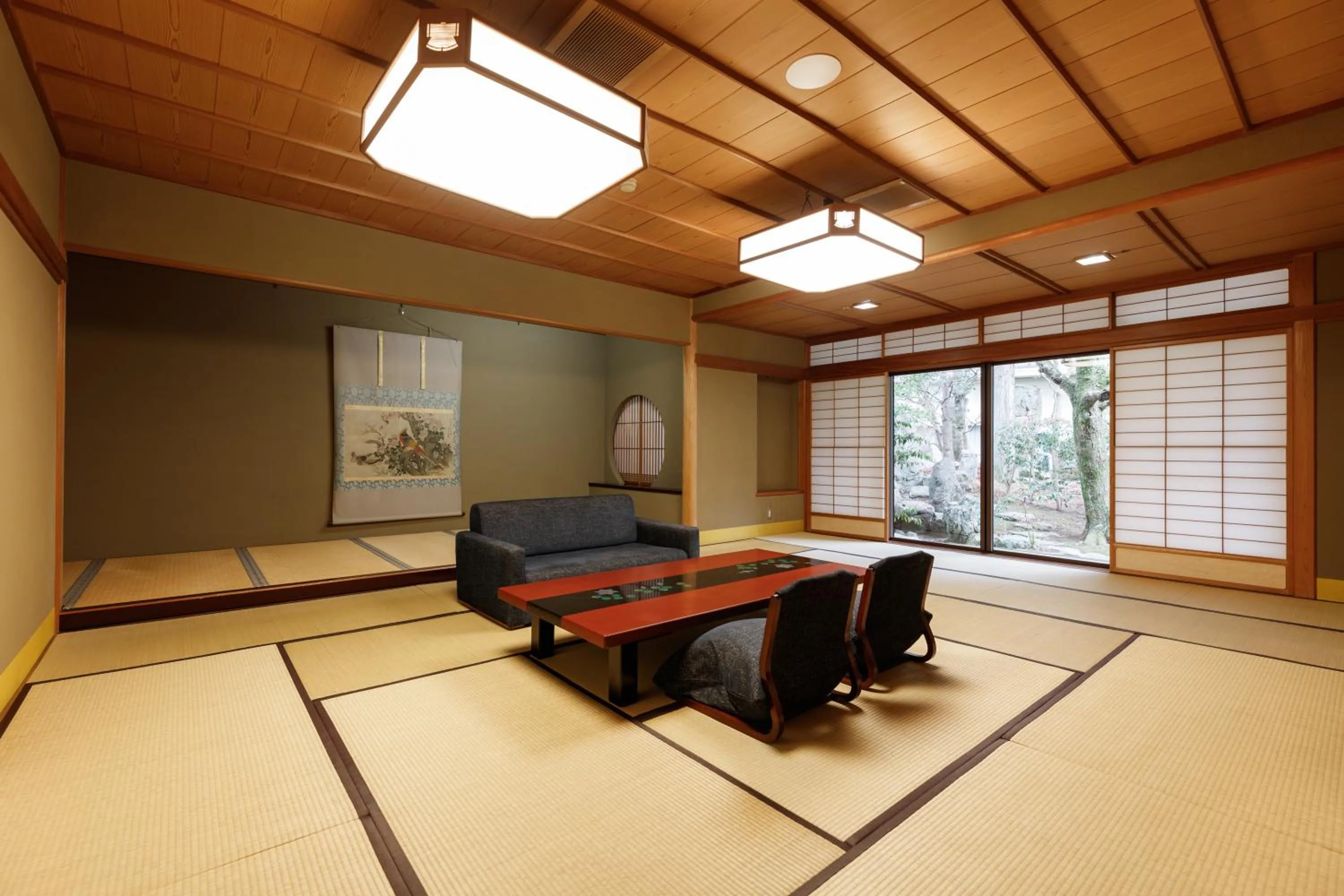 Photo of the whole room in Awazuonsen Kitahachi