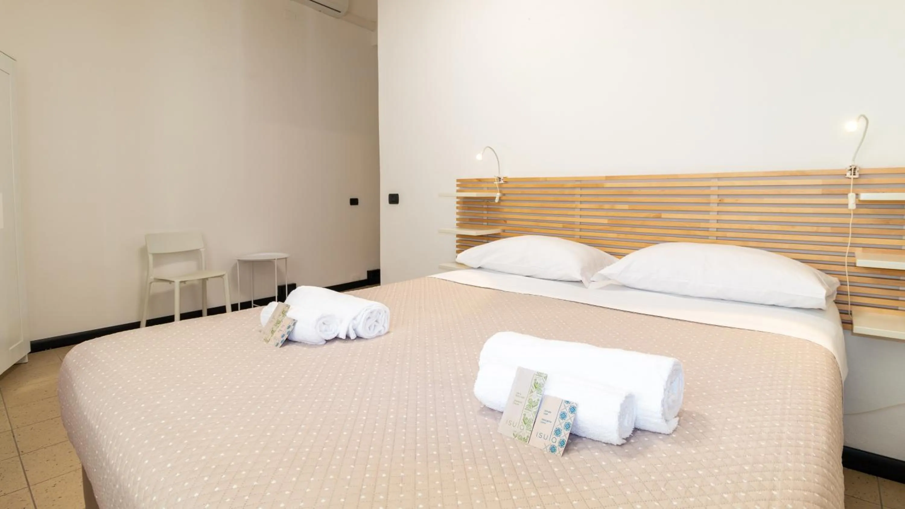 Bedroom, Bed in Affittacamere Juighissa Leonora