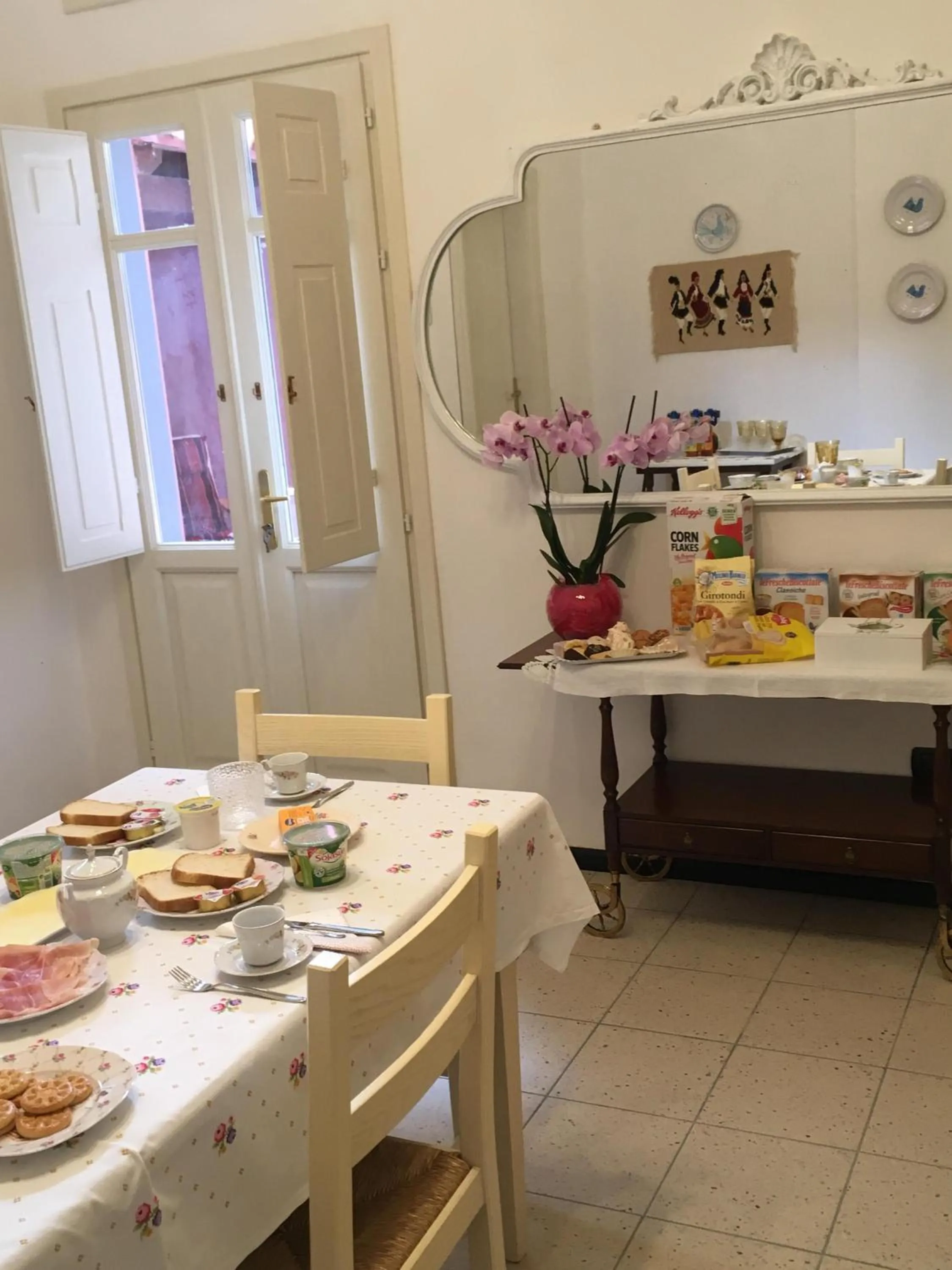 Communal kitchen in B&B Juighissa Leonora