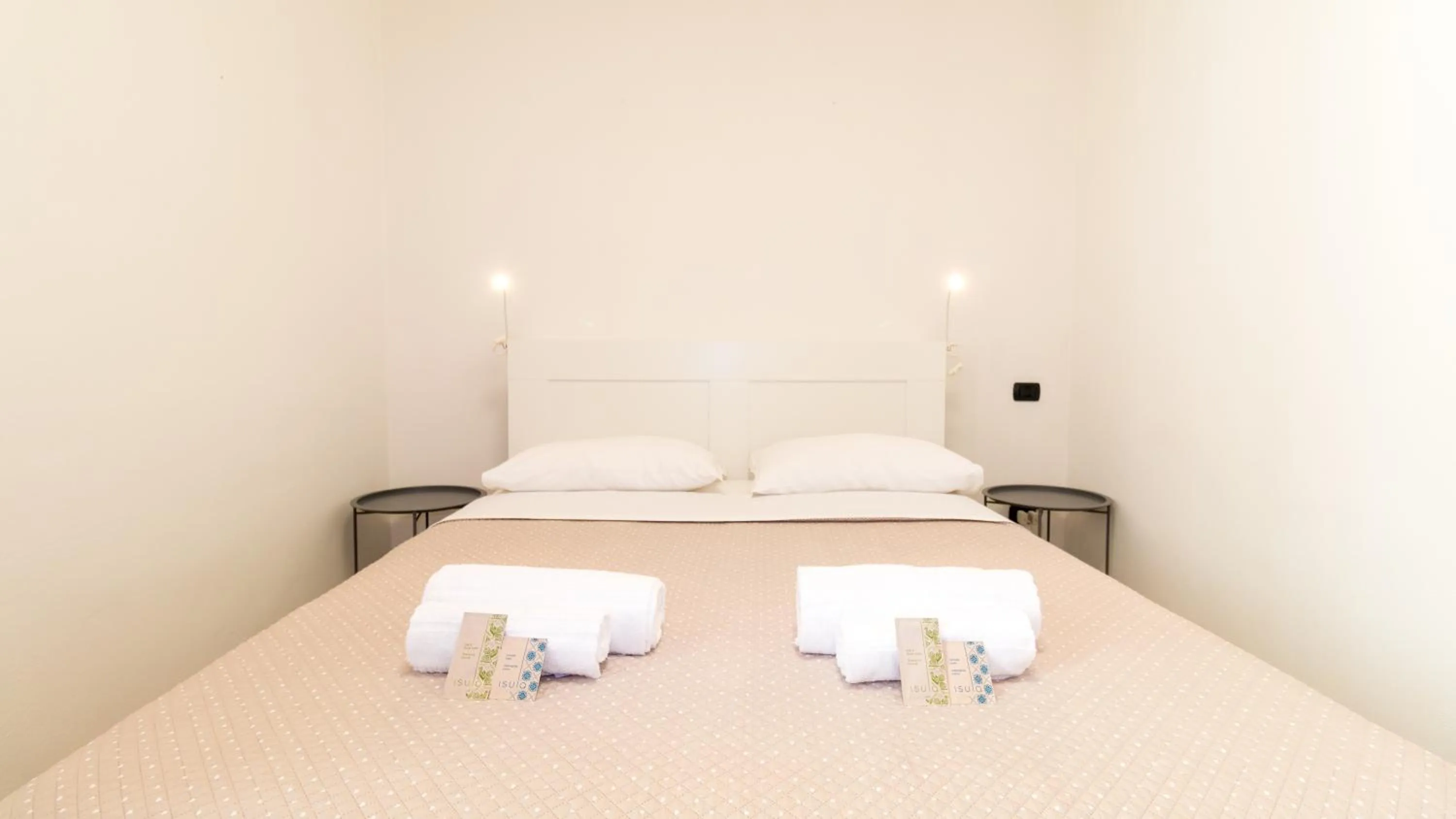 Bedroom, Bed in Affittacamere Juighissa Leonora