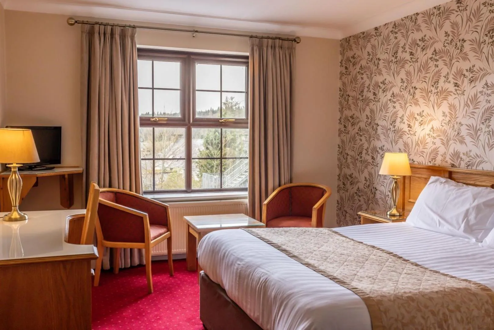 Bedroom, Bed in Kee's Hotel