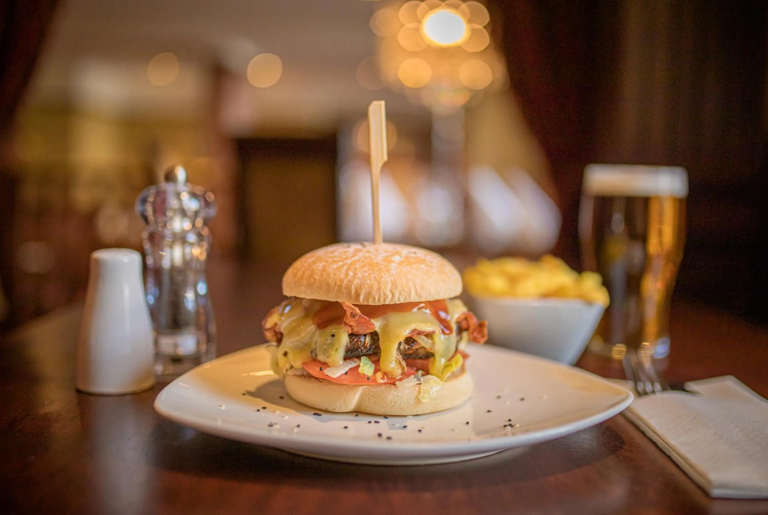 Food and drinks in Kee's Hotel