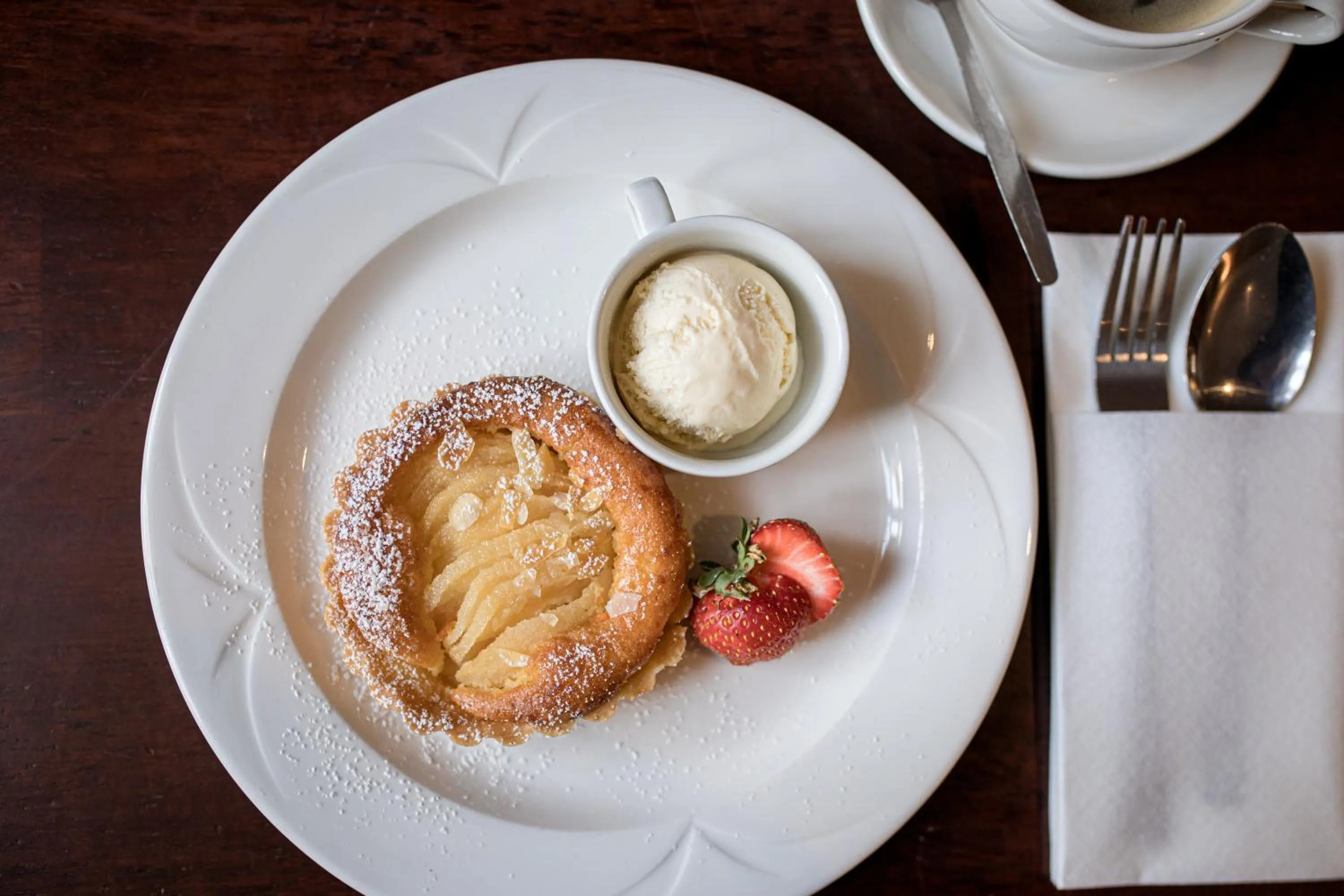 Food and drinks in Kee's Hotel