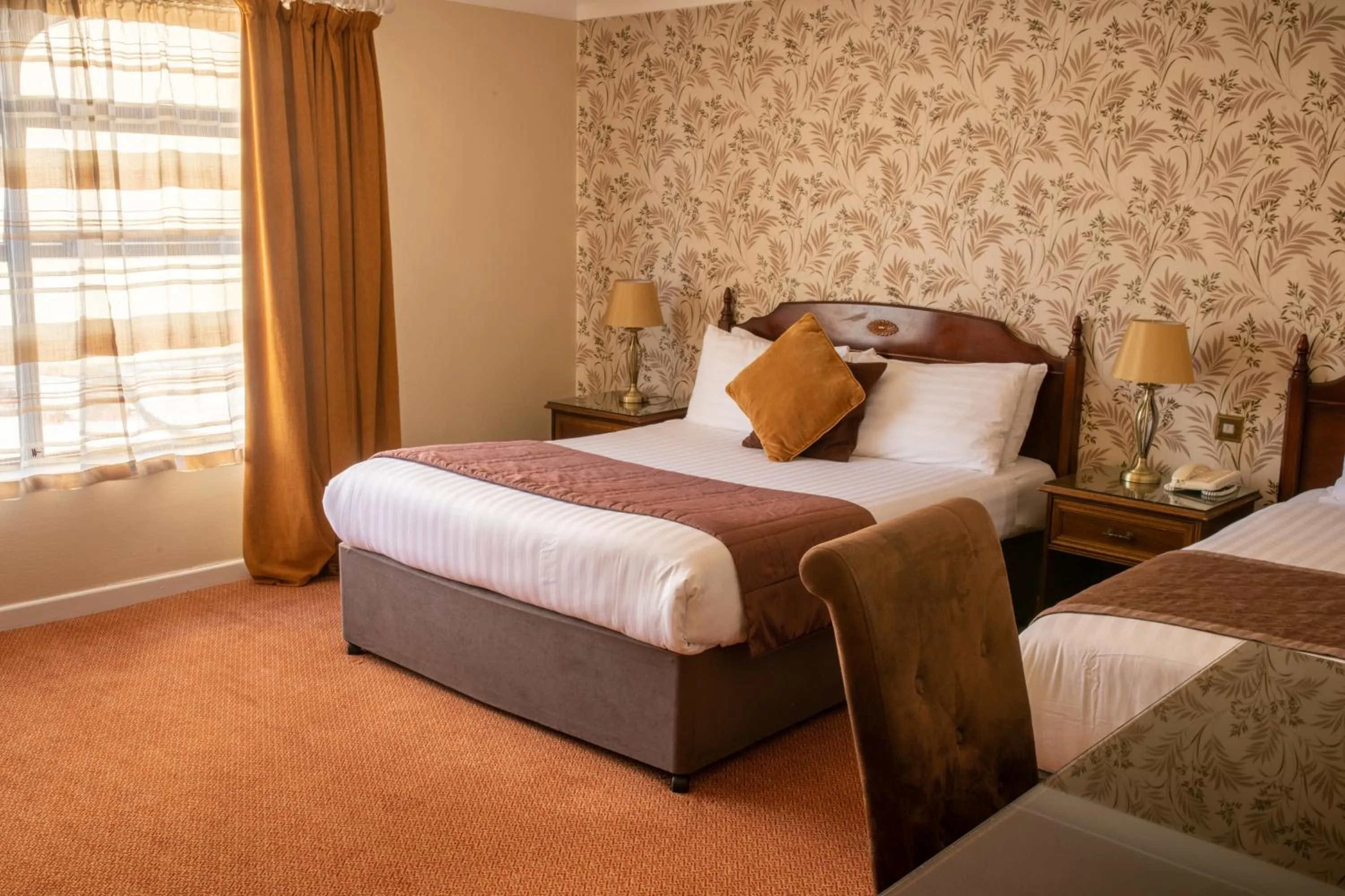 Bedroom, Bed in Kee's Hotel