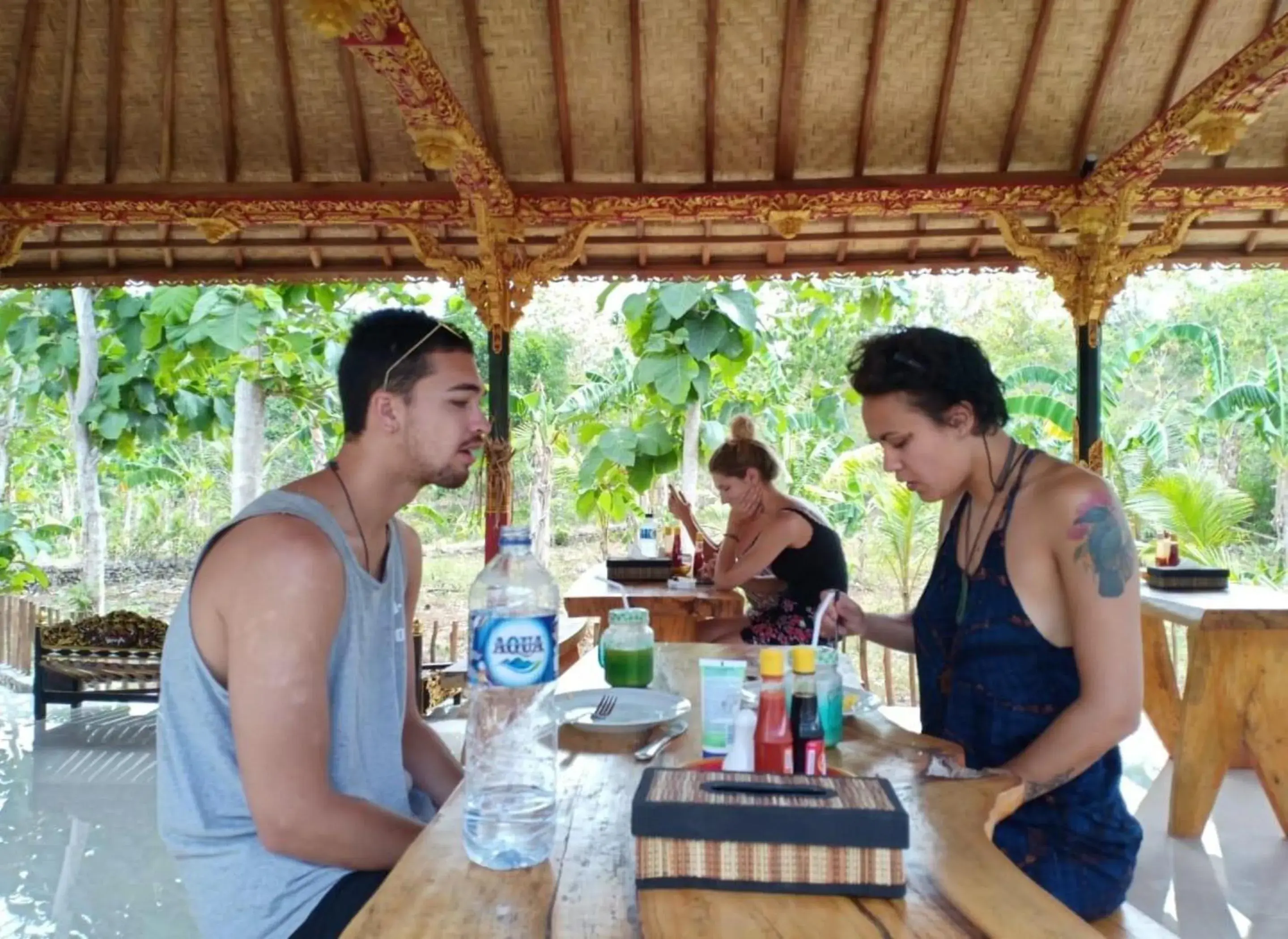Restaurant/places to eat in Green Kubu Asri Villa Restaurant/places to eat in Green Kubu Asri Villa