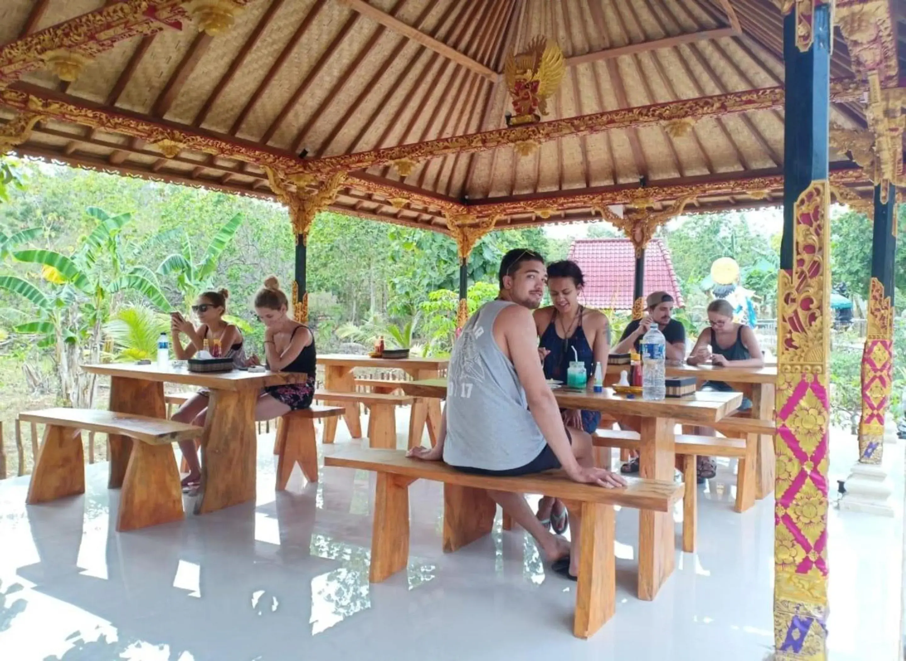 Restaurant/places to eat in Green Kubu Asri Villa Restaurant/places to eat in Green Kubu Asri Villa