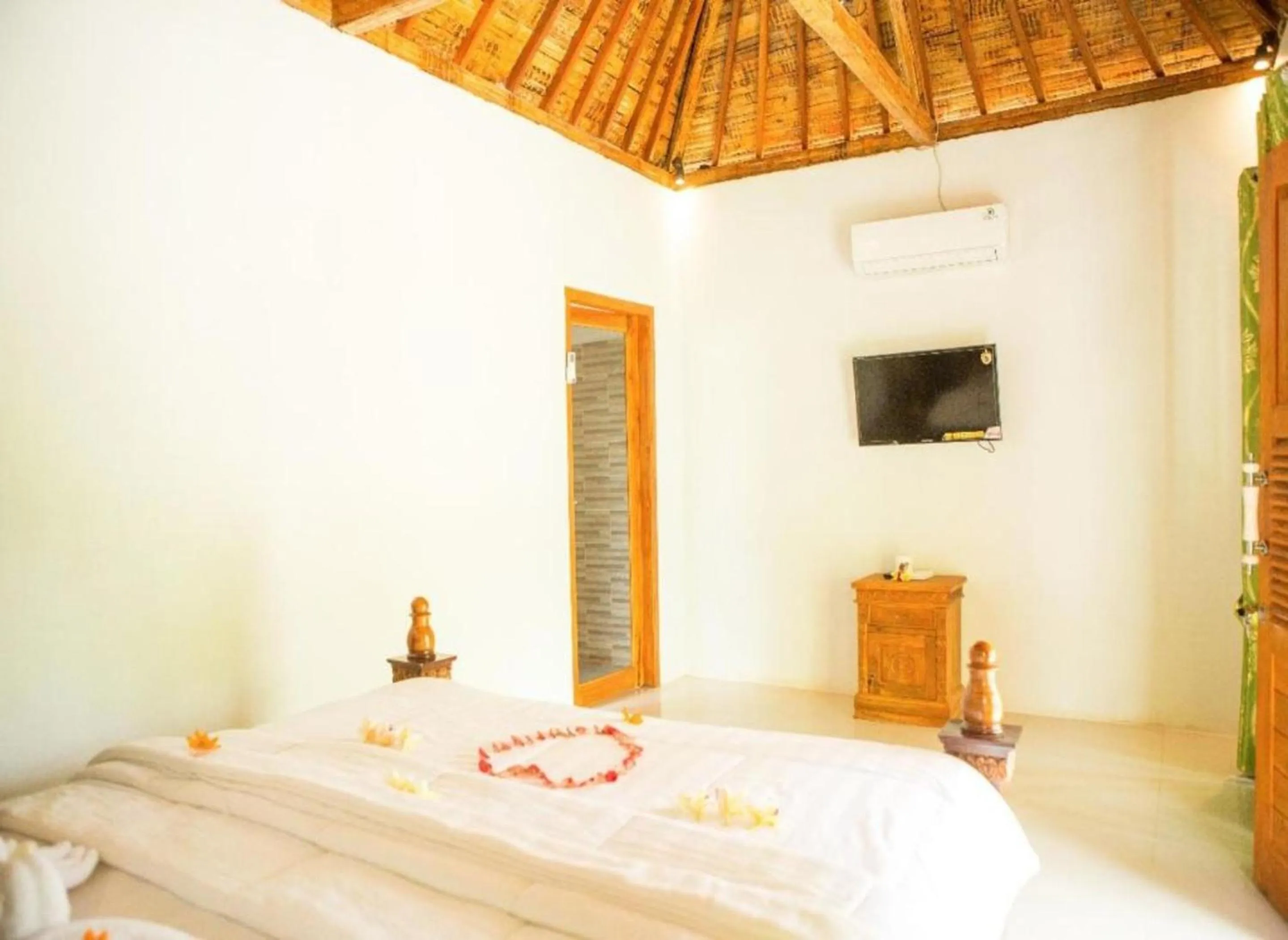 Bedroom, Bed in Green Kubu Asri Villa