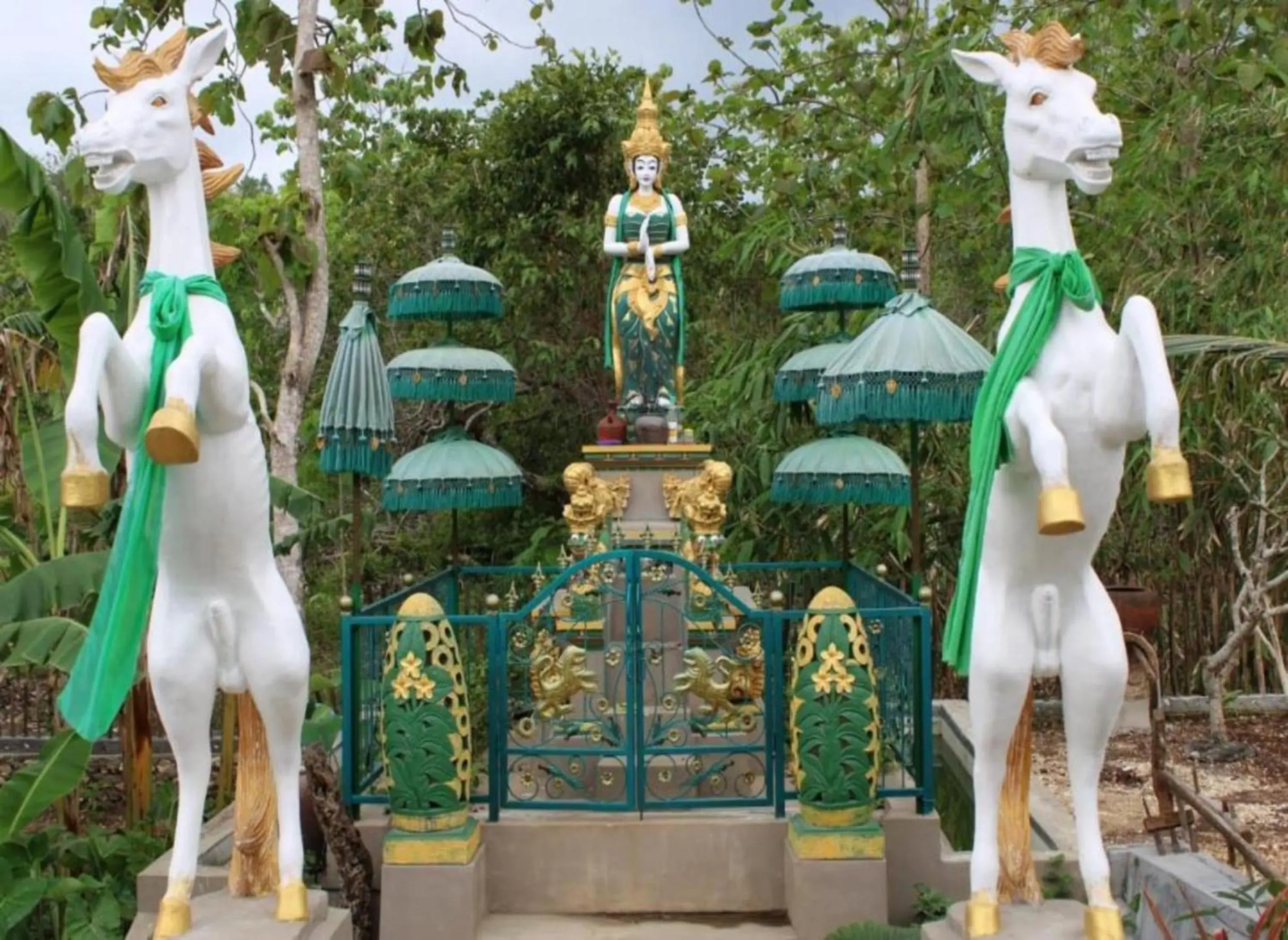 Facade/entrance in Green Kubu Asri Villa Facade/entrance in Green Kubu Asri Villa