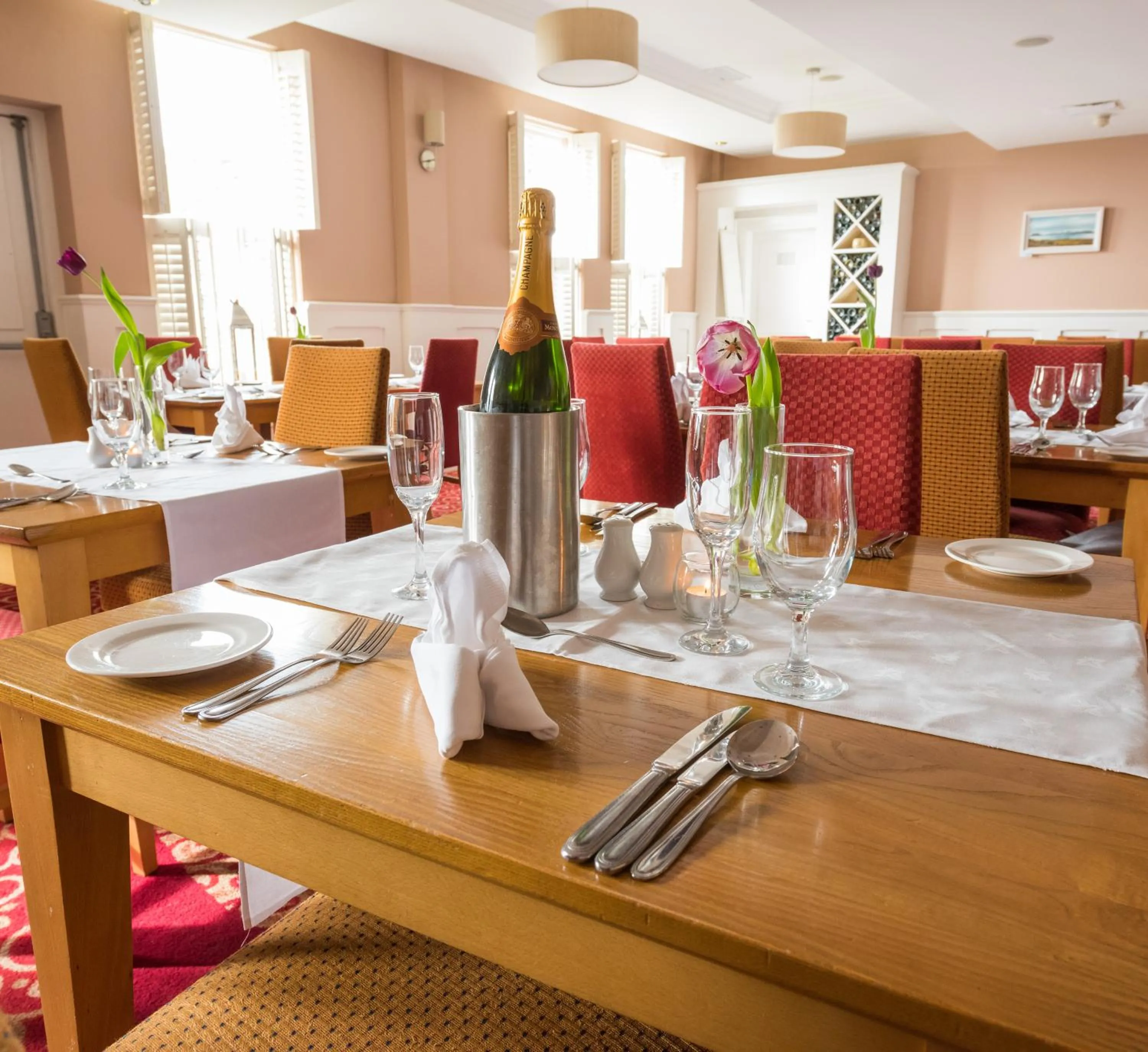 Restaurant/places to eat in Downings Bay Hotel