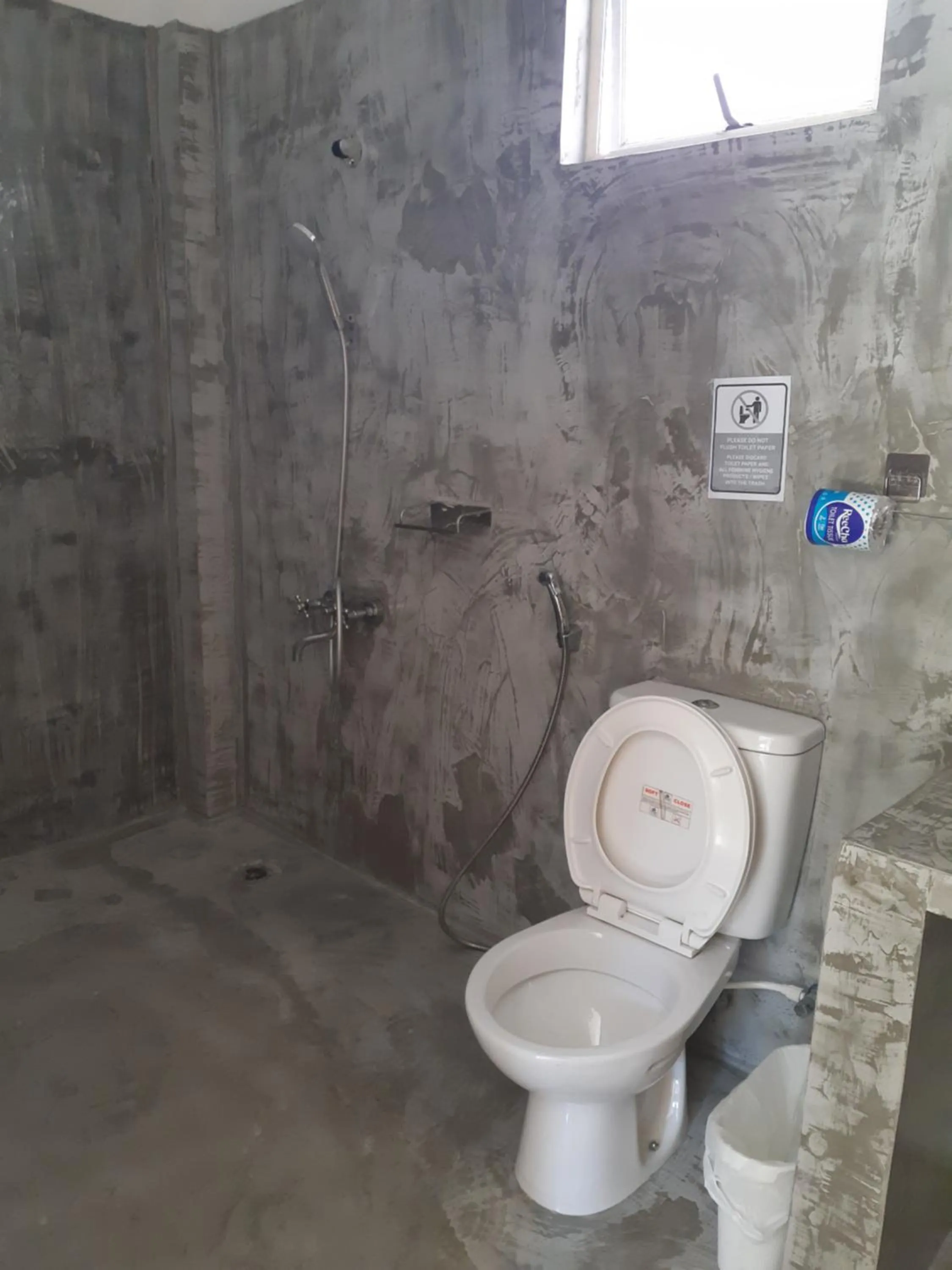 Shower in Siril Guesthouse Hostel