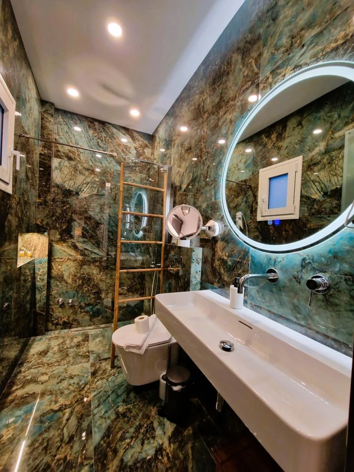 Shower in Christine Studios