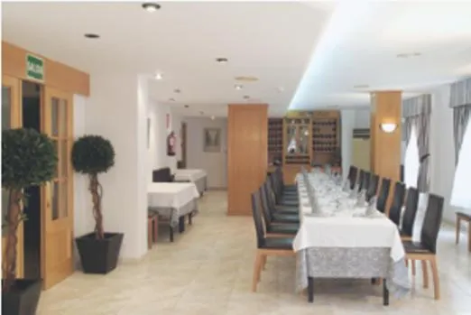 Restaurant/places to eat in Hotel Herreros