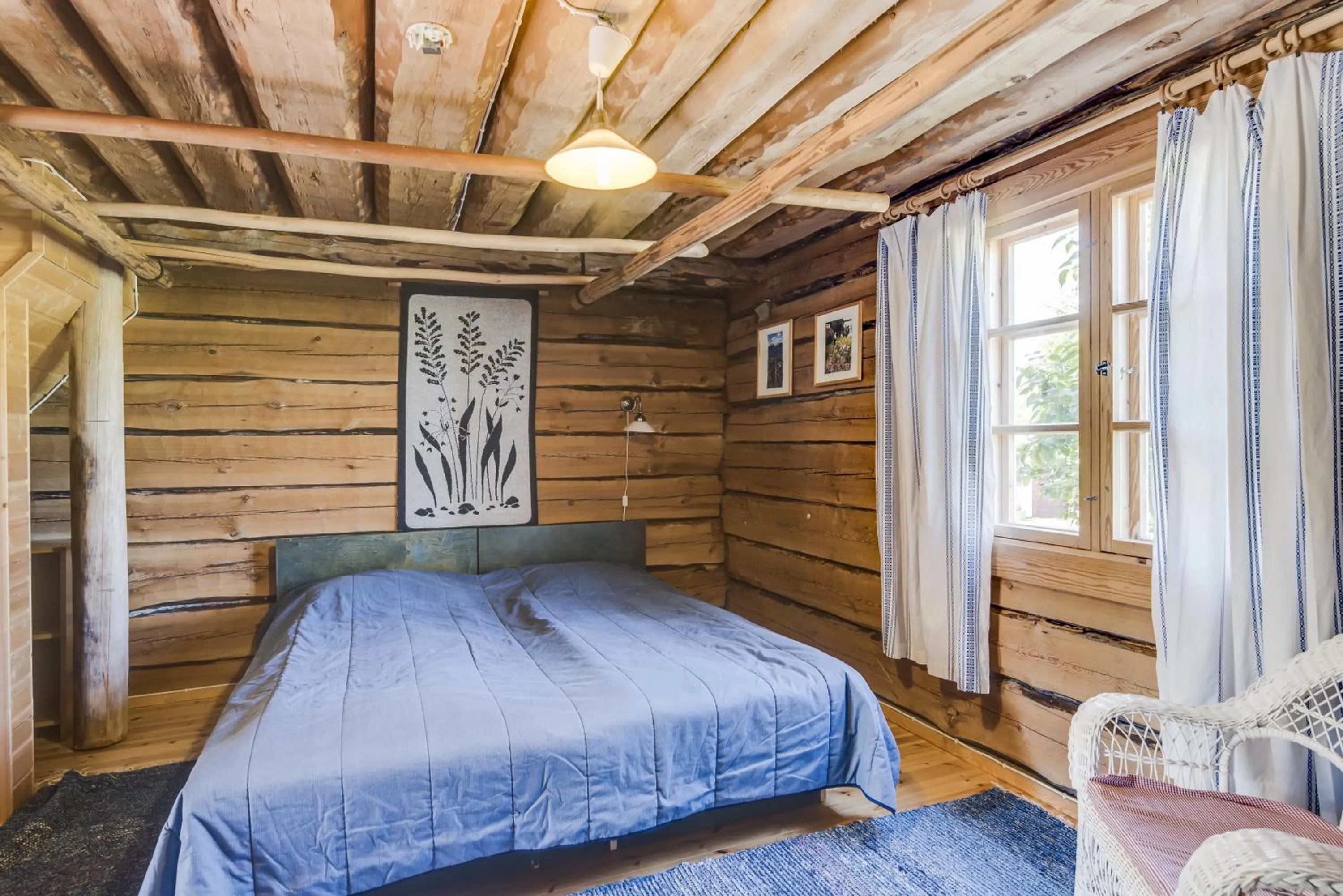 Bed in Hyvölän Talo