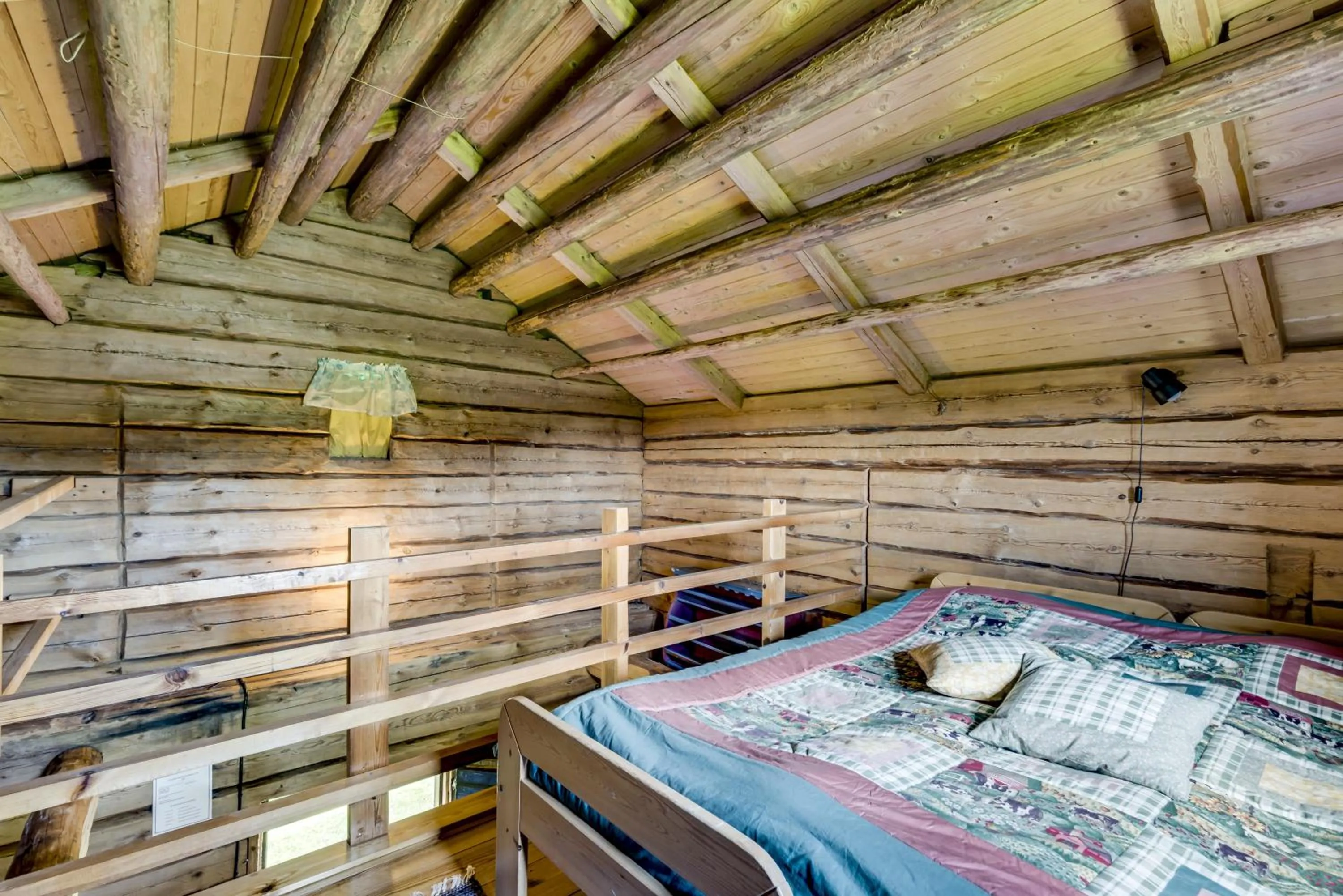 Photo of the whole room in Hyvölän Talo