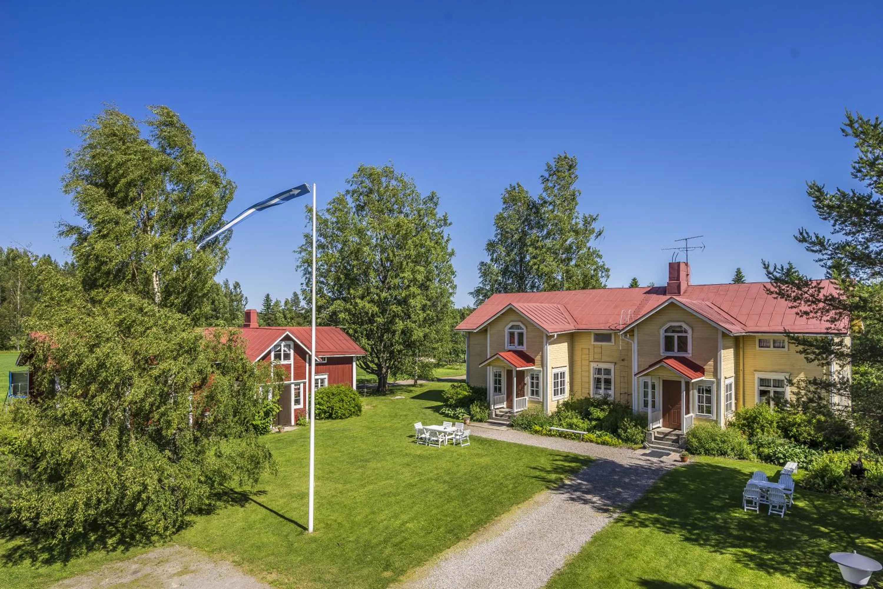 Facade/entrance in Hyvölän Talo