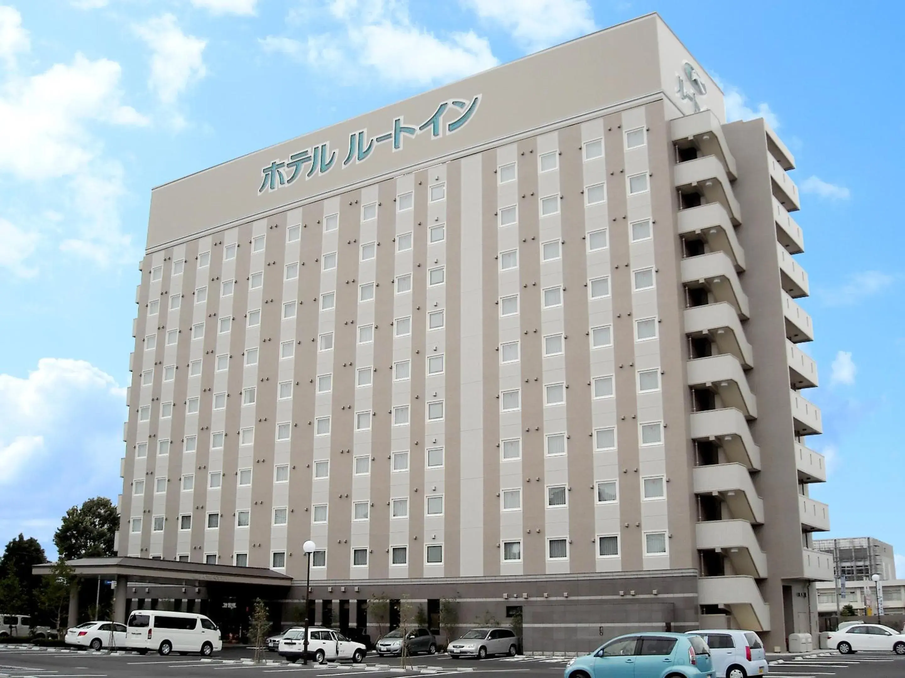 Property building in Hotel Route-Inn Mito Kencho-mae Property building in Hotel Route-Inn Mito Kencho-mae