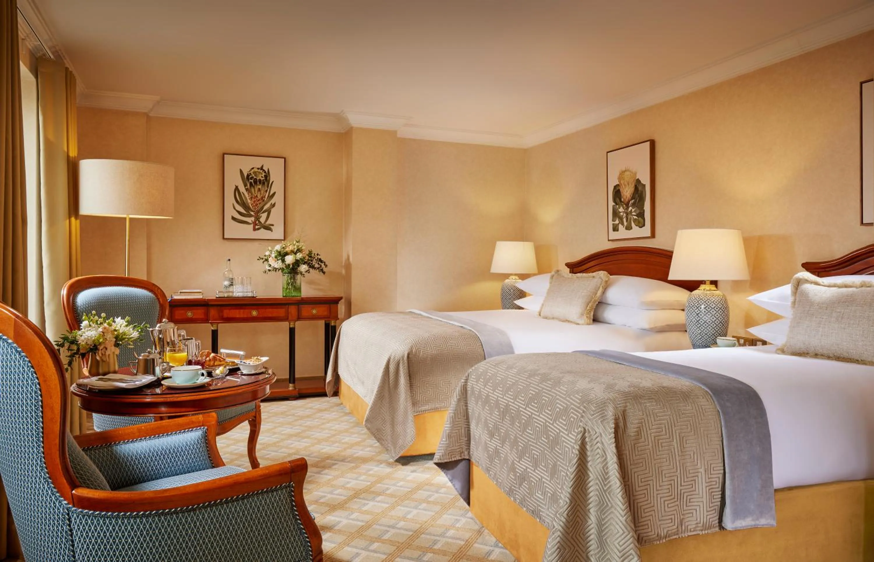 Photo of the whole room, Bed in Killarney Plaza Hotel & Spa