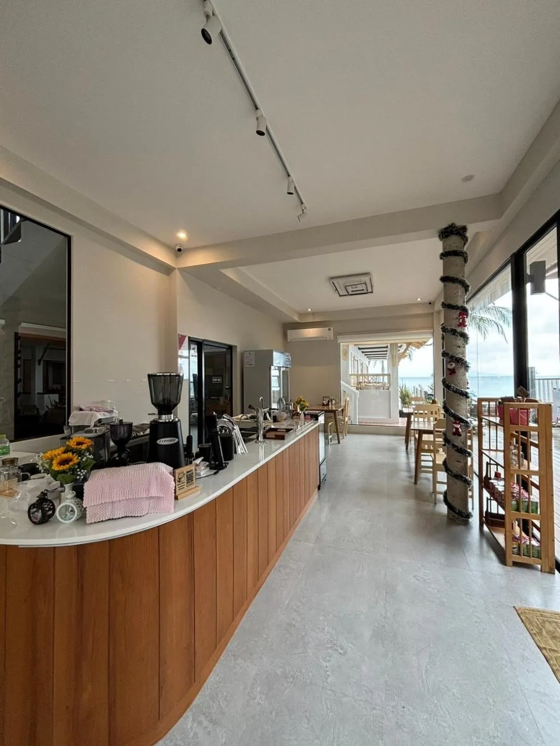 Restaurant/places to eat in Rin Bay View Resort