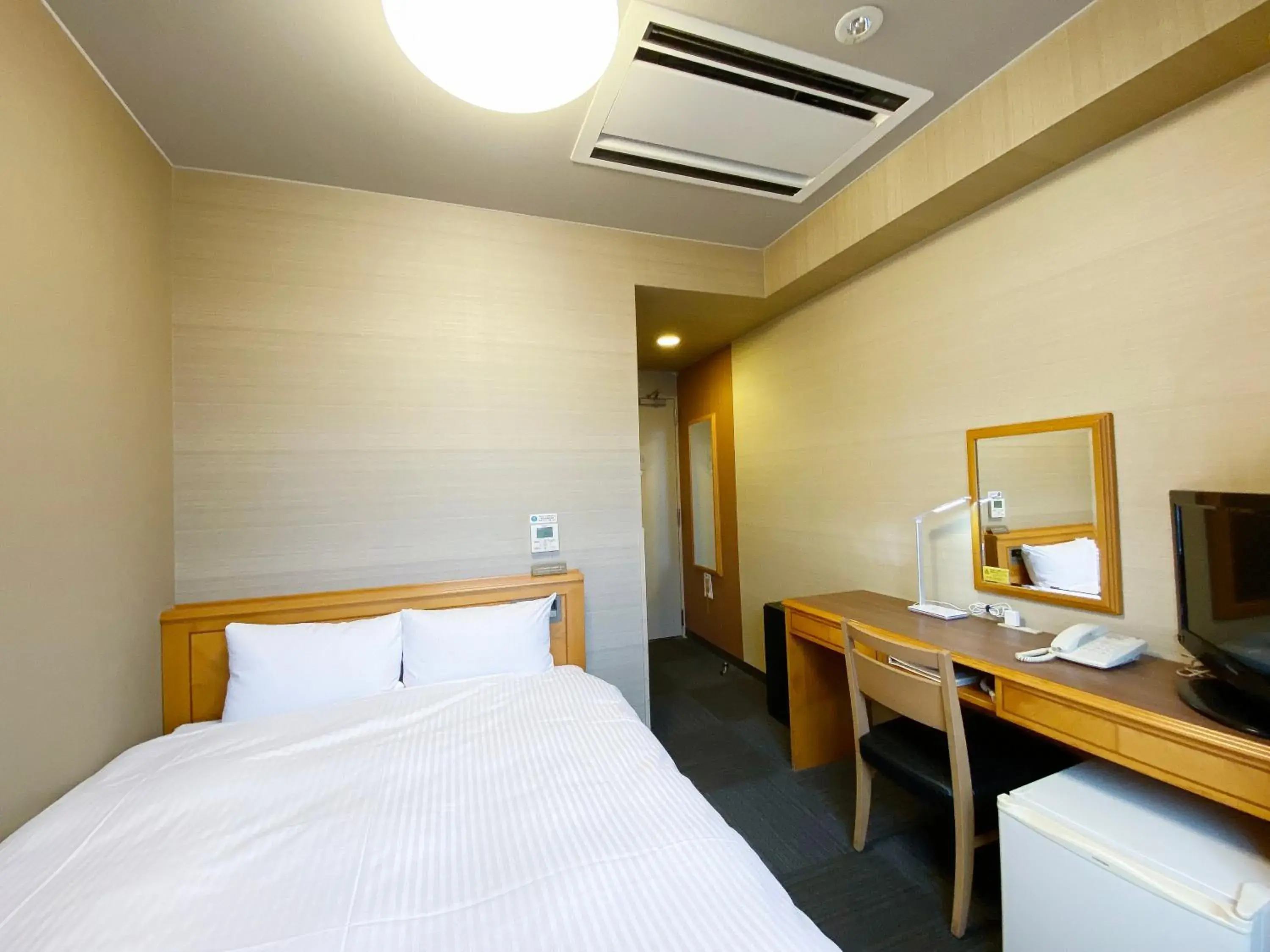 Photo of the whole room, Bed in Hotel Route-Inn Shin-Shirakawa Eki Higashi Photo of the whole room, Bed in Hotel Route-Inn Shin-Shirakawa Eki Higashi