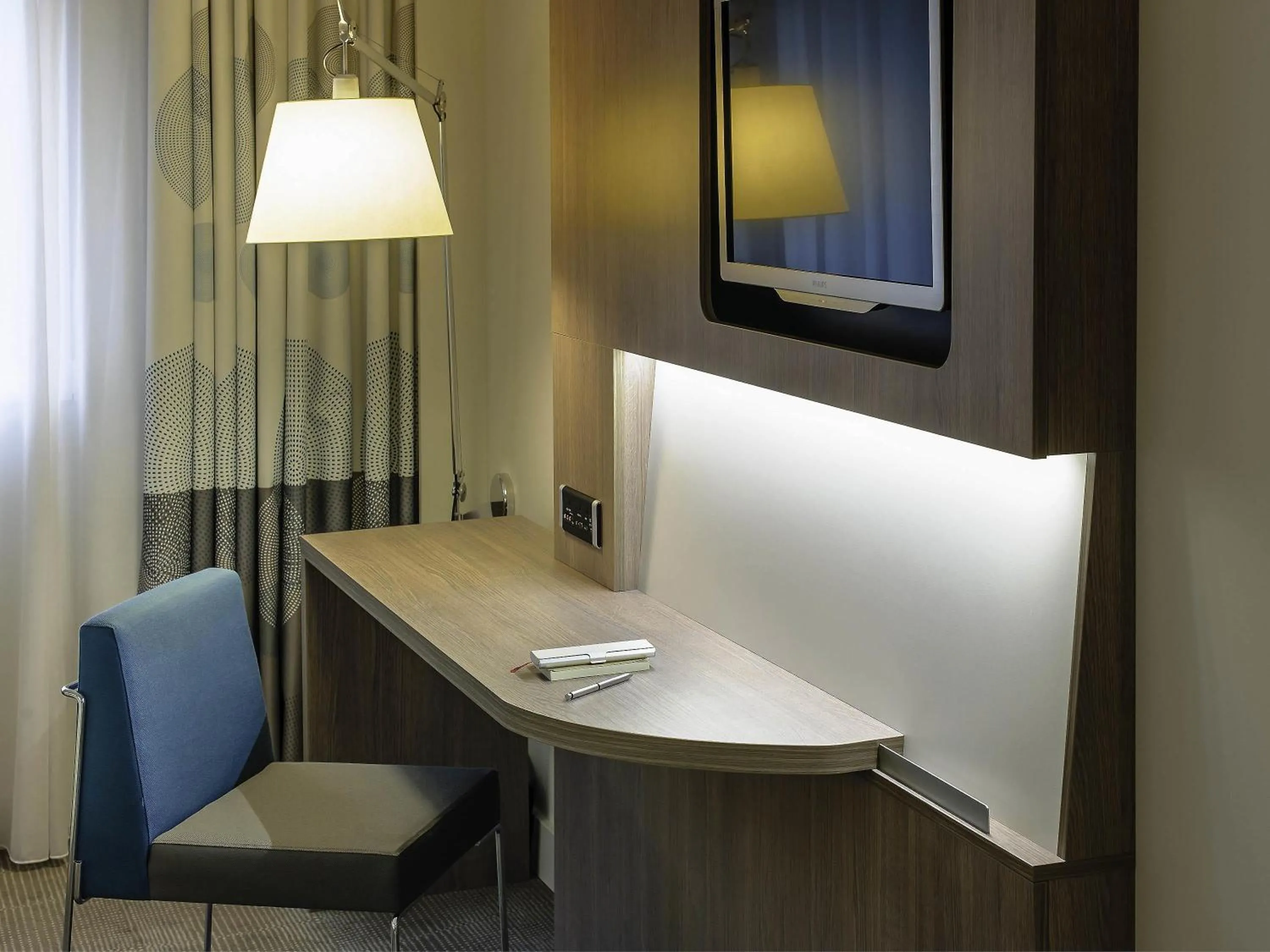 Bedroom in Novotel Lugano Paradiso