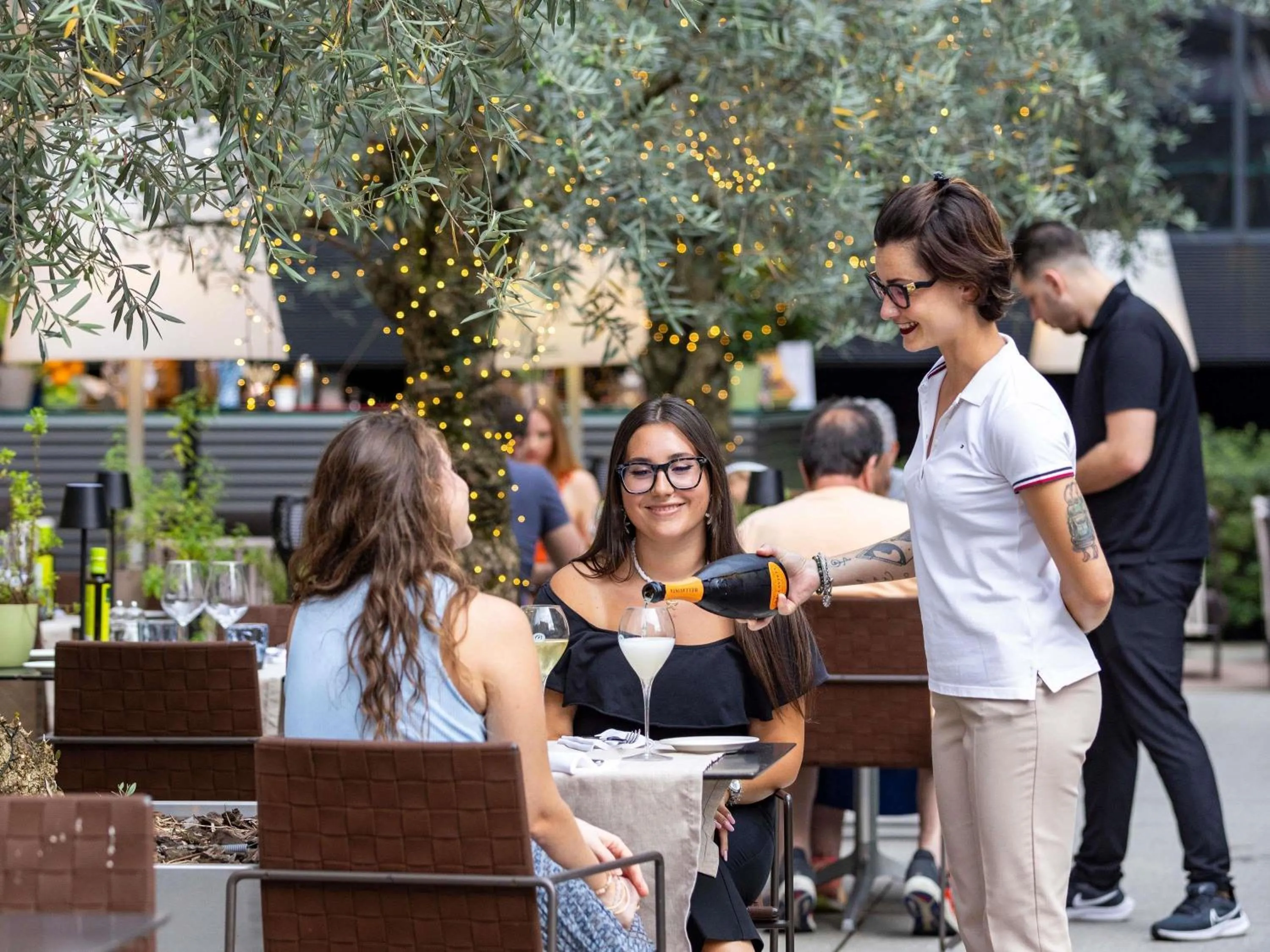 Lounge or bar in Novotel Lugano Paradiso