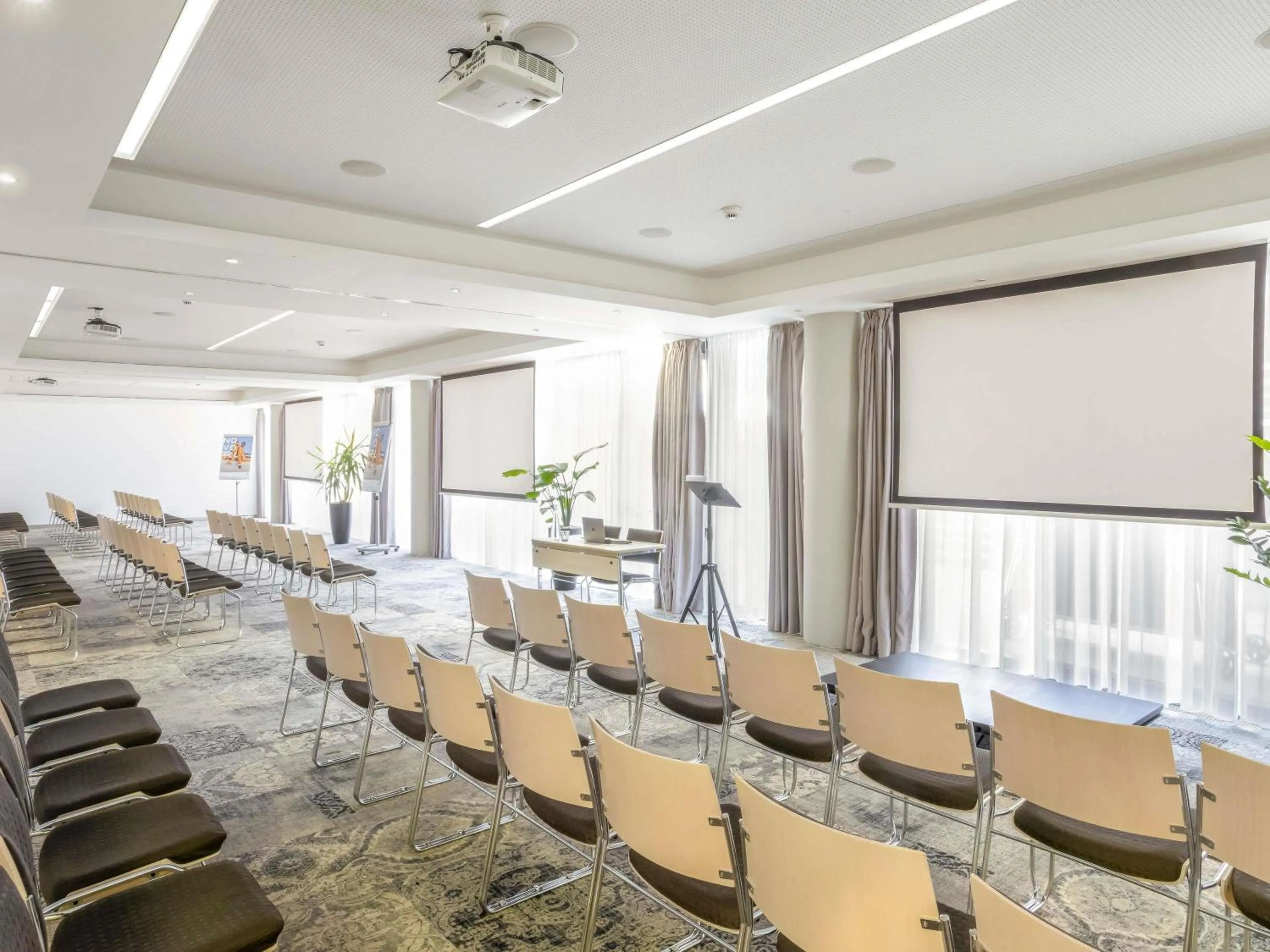 Meeting/conference room in Novotel Lugano Paradiso