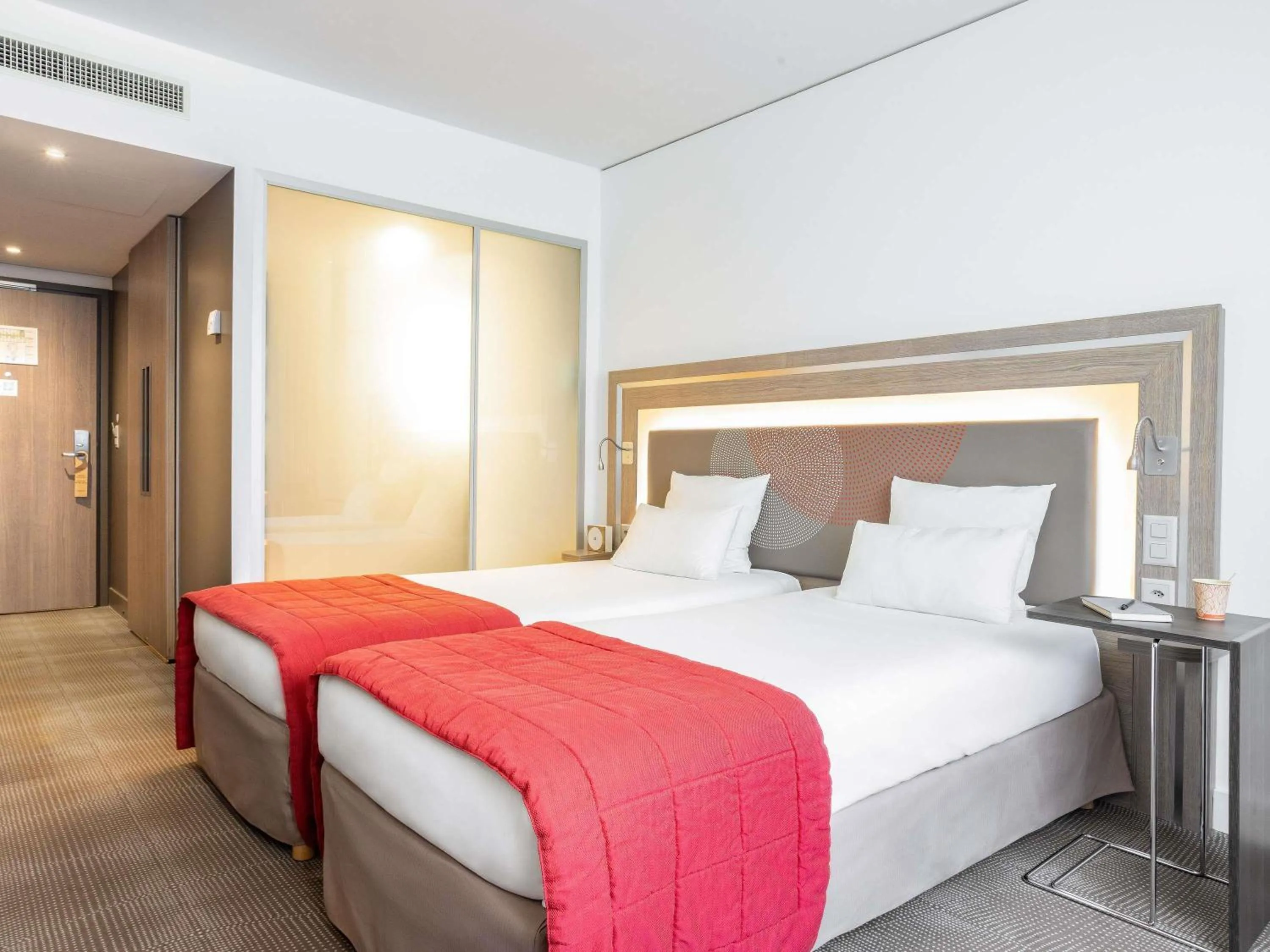 Bedroom, Bed in Novotel Lugano Paradiso