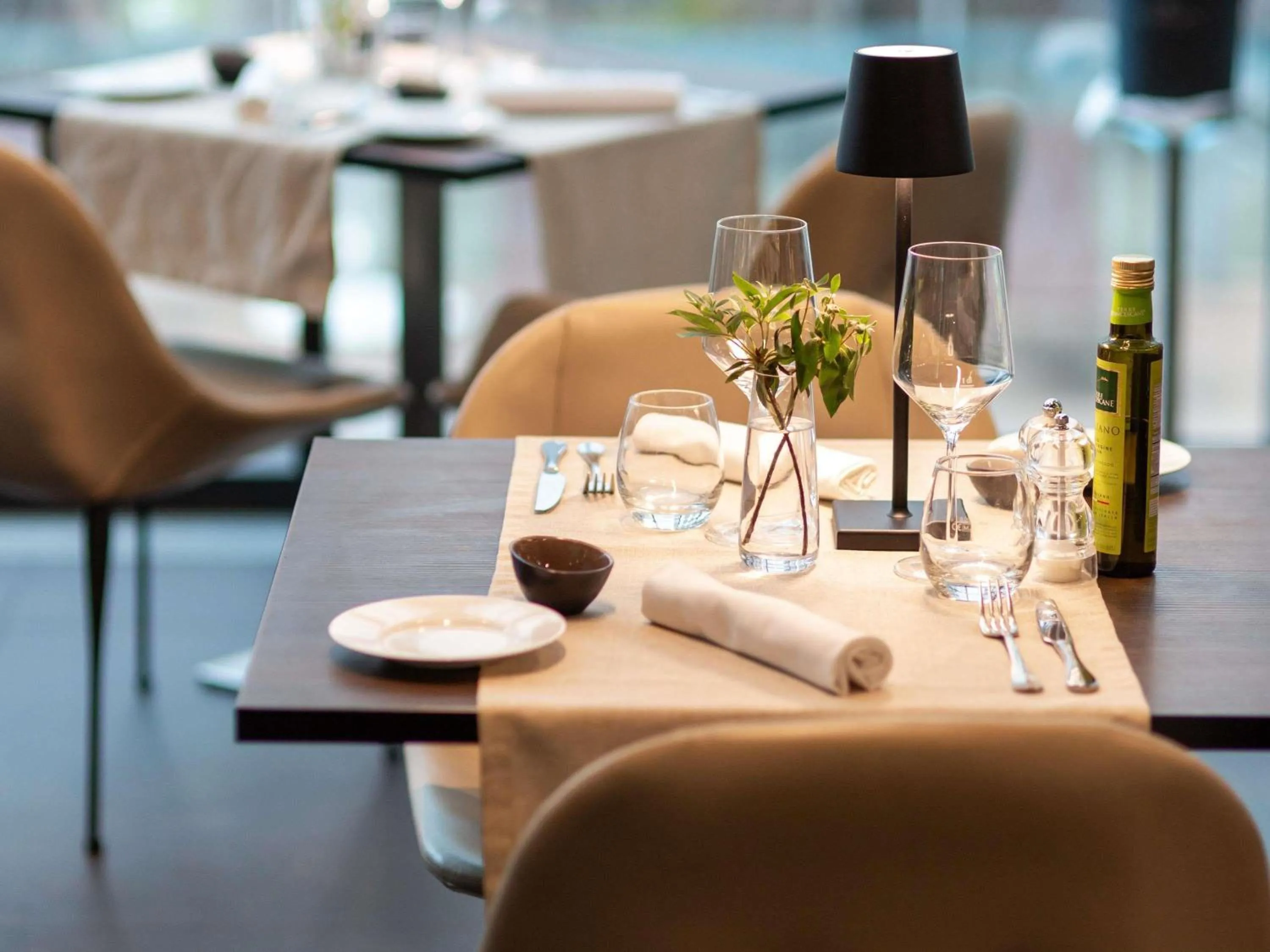 Restaurant/places to eat in Novotel Lugano Paradiso