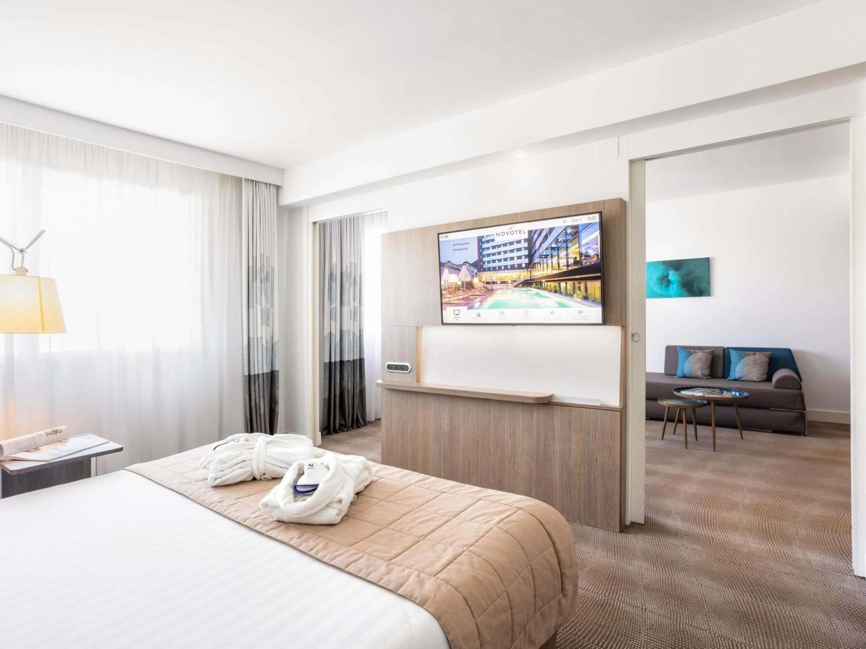 Bedroom, Bed in Novotel Lugano Paradiso