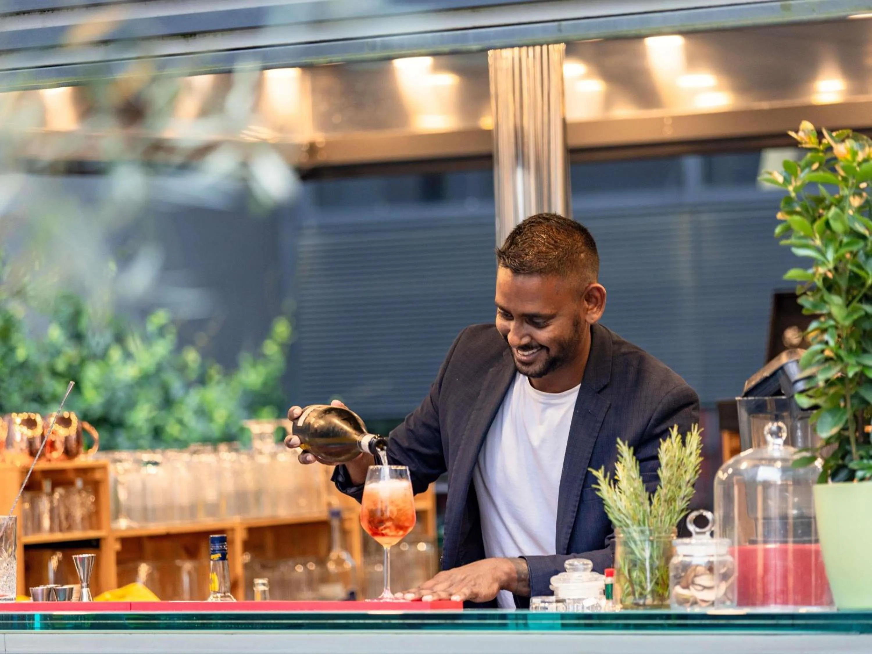 Restaurant/places to eat in Novotel Lugano Paradiso