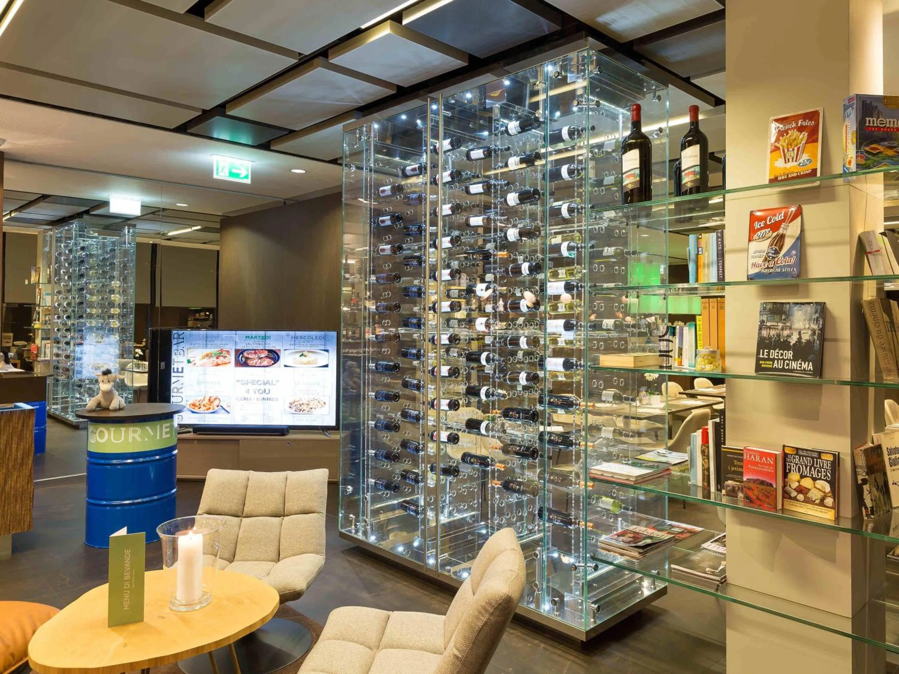 Lounge or bar in Novotel Lugano Paradiso