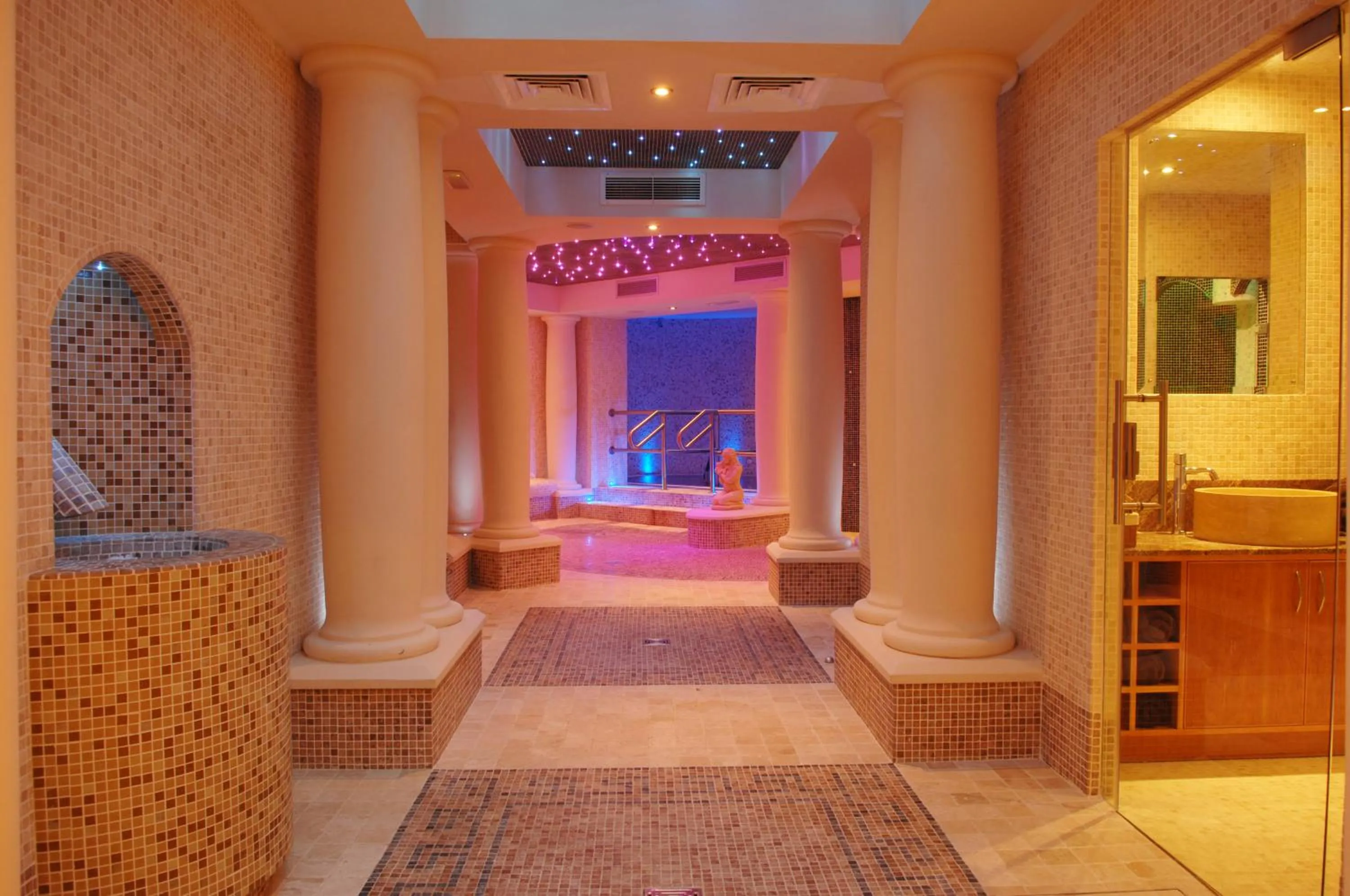 Spa and wellness centre/facilities in The Villa Rose Hotel & V-Spa