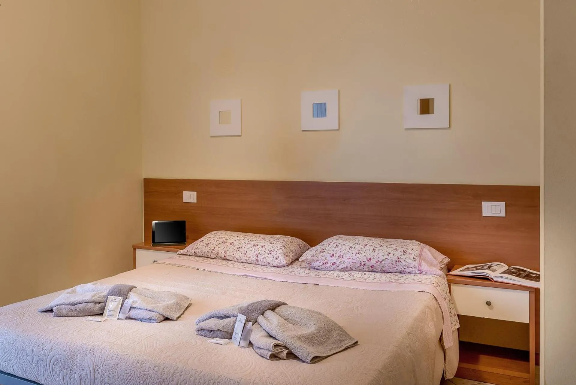 Bedroom, Bed in Residence Cima