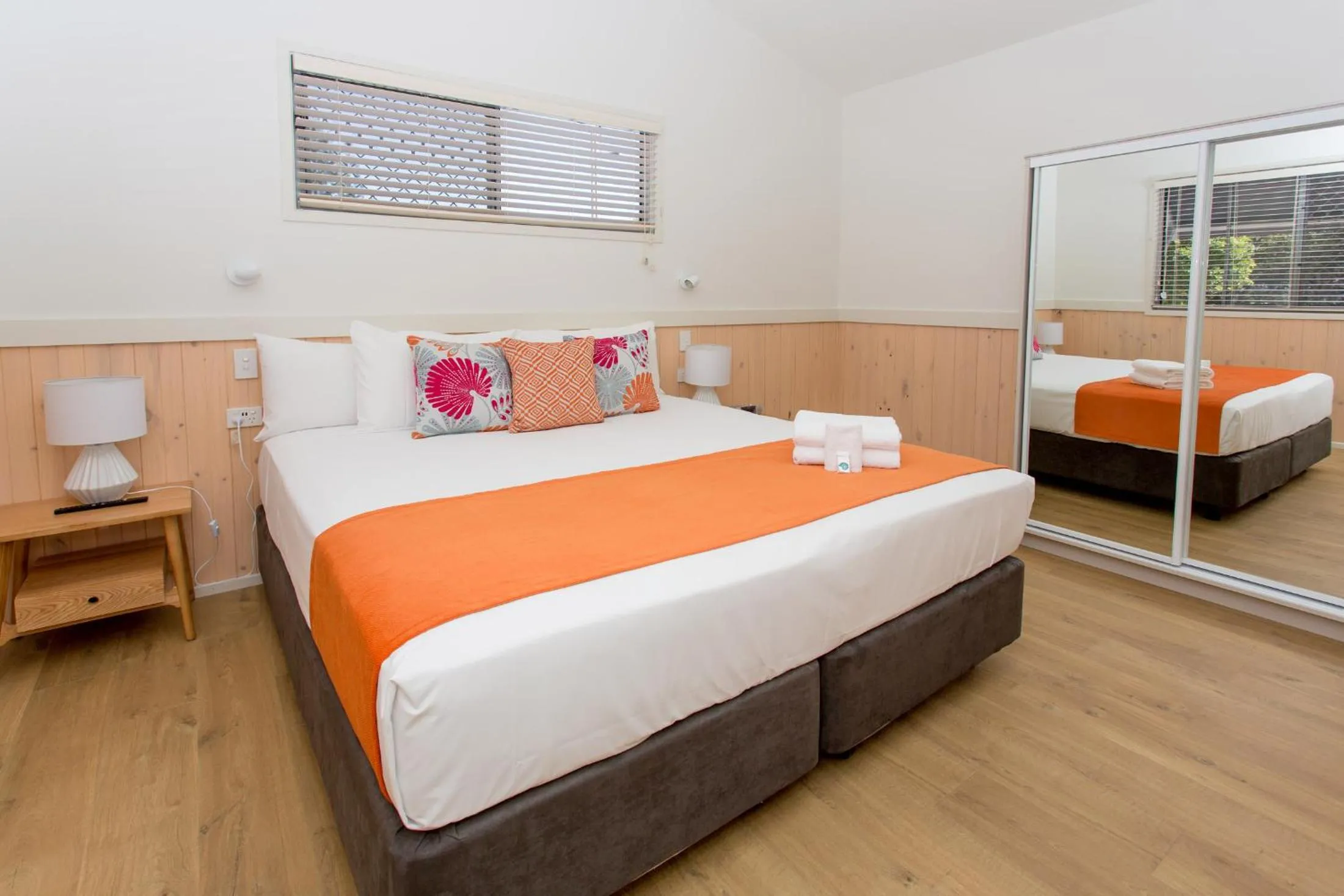 Bedroom, Bed in Woolgoolga Lakeside Holiday Park