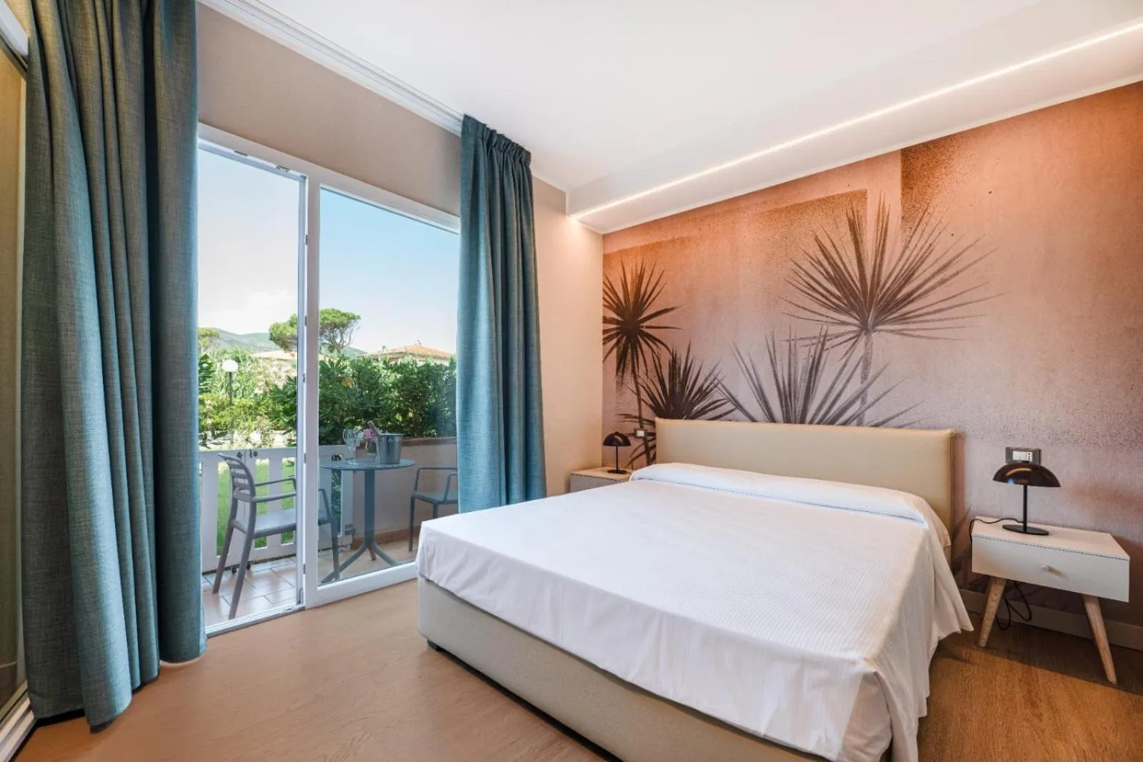 Photo of the whole room, Bed in Hotel Riva del Sole