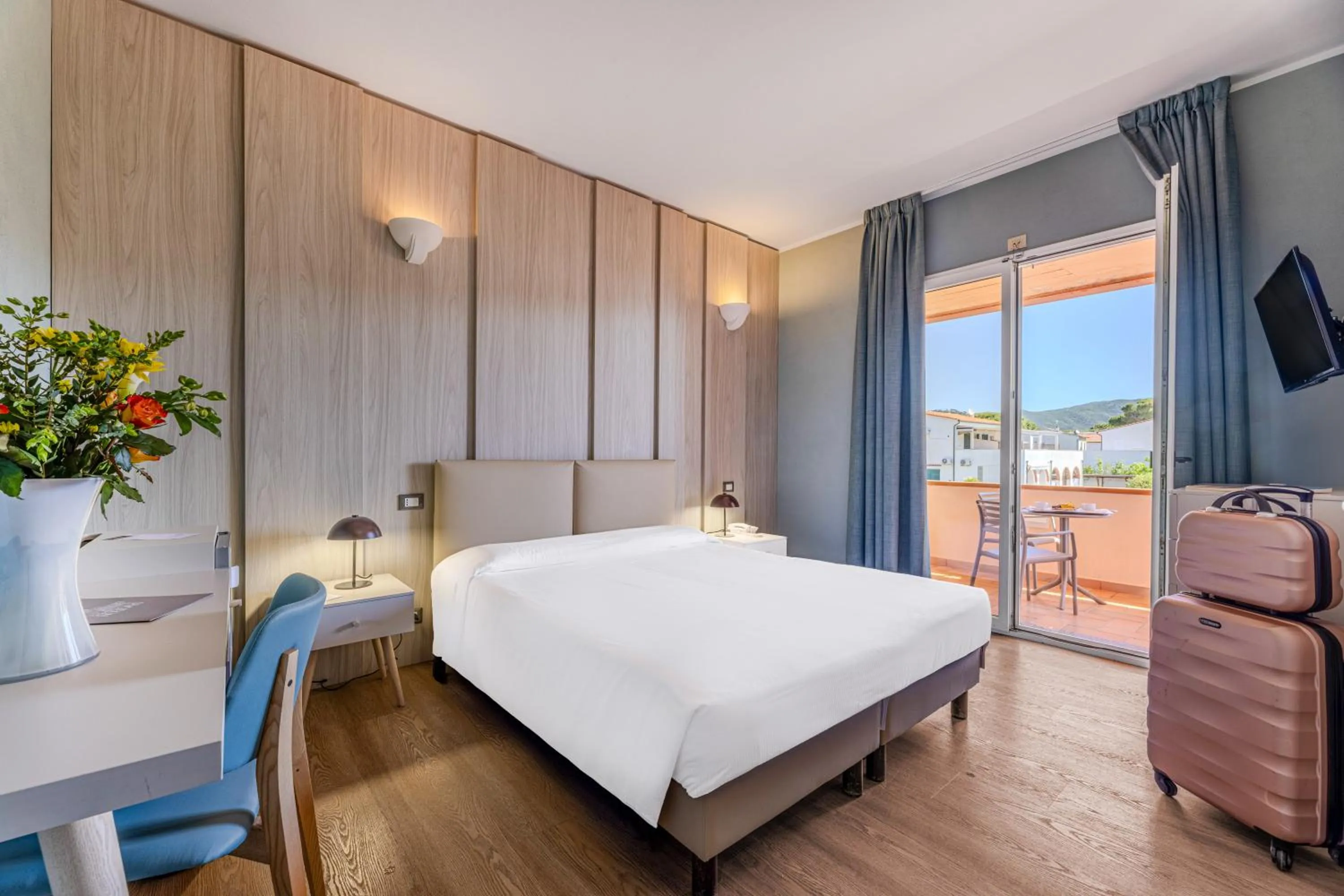 Bed in Hotel Riva del Sole