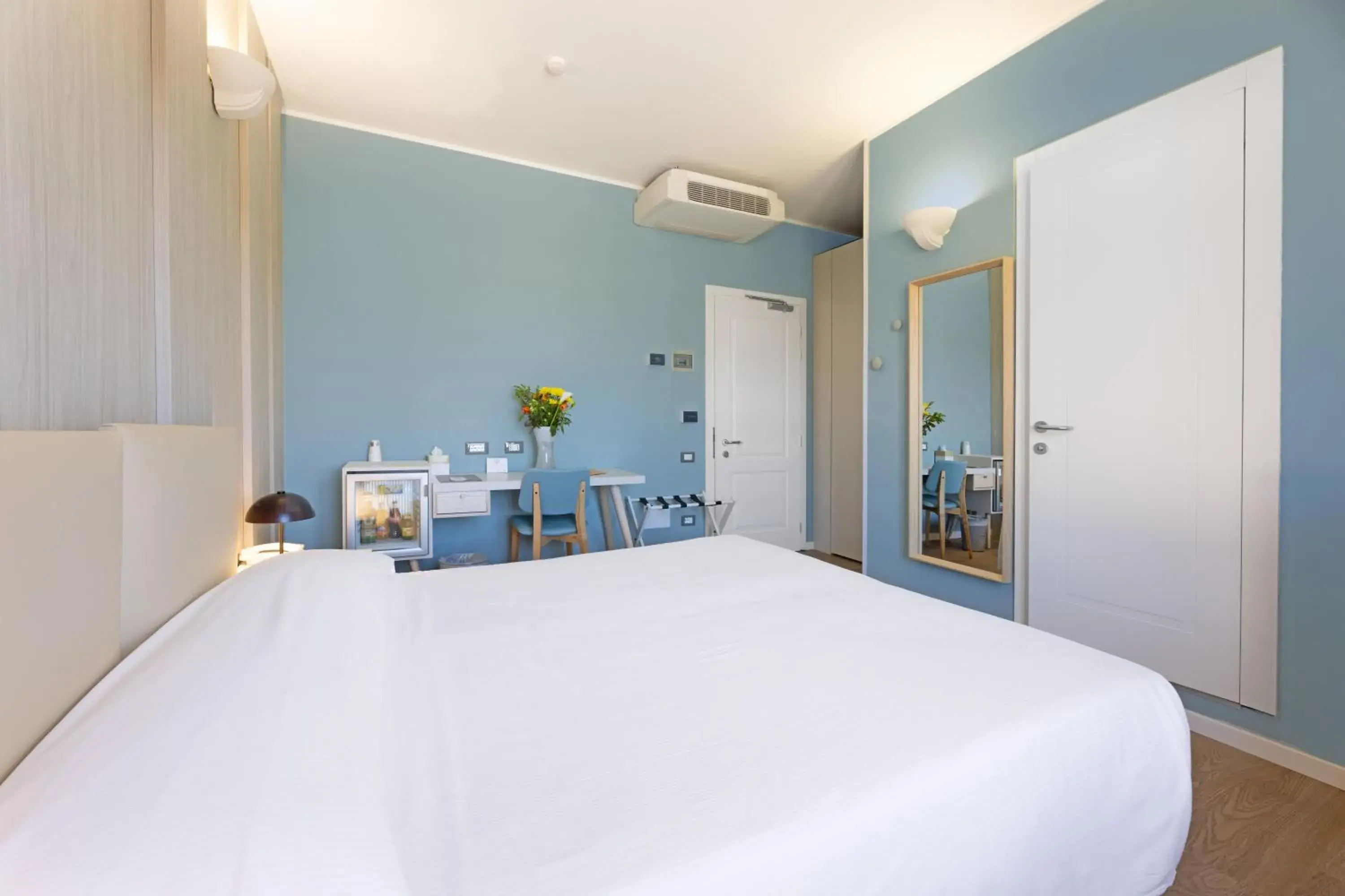 Classic Double or Twin Room in Hotel Riva del Sole Classic Double or Twin Room in Hotel Riva del Sole