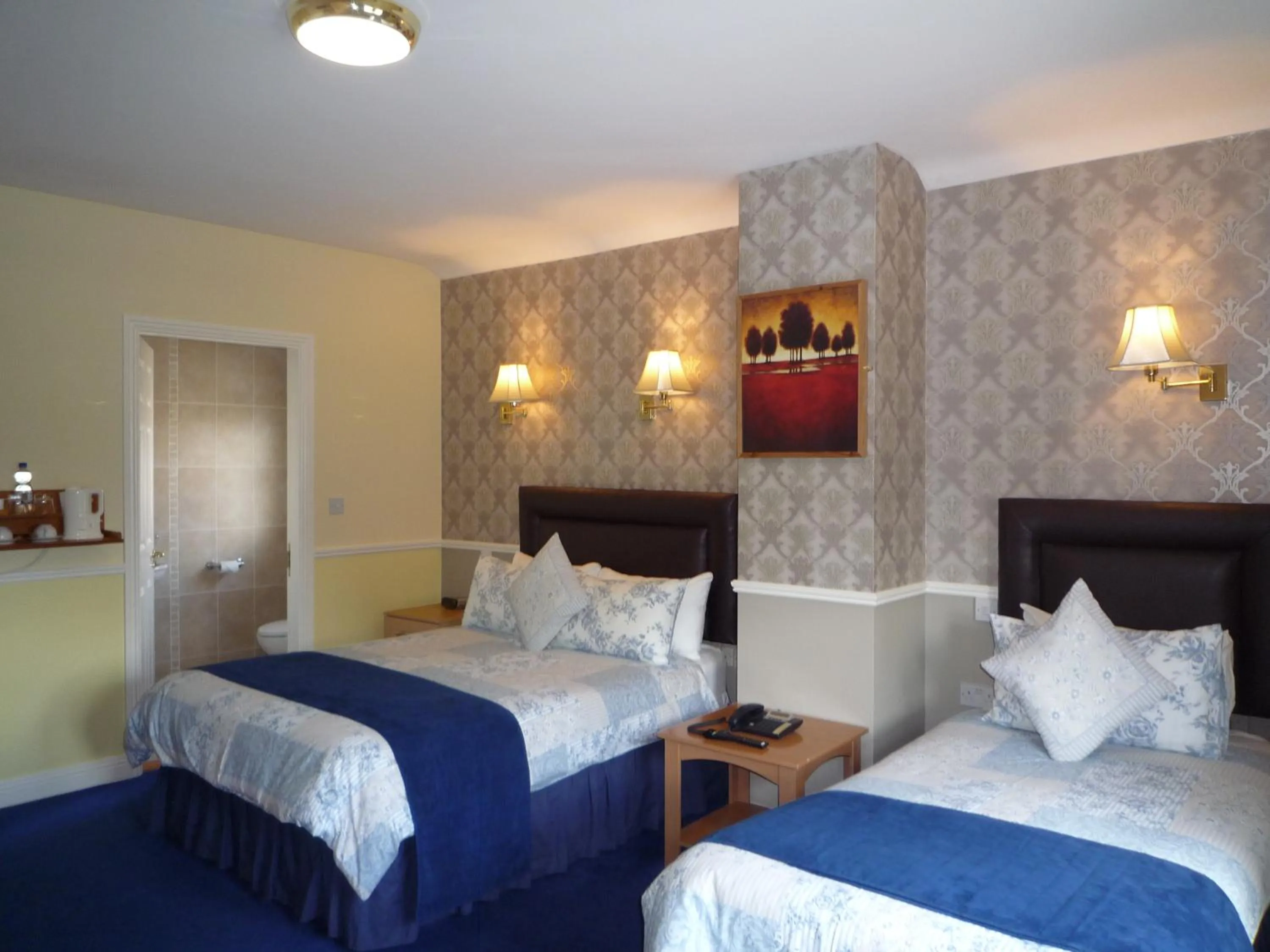 Photo of the whole room, Bed in Avlon House Bed and Breakfast