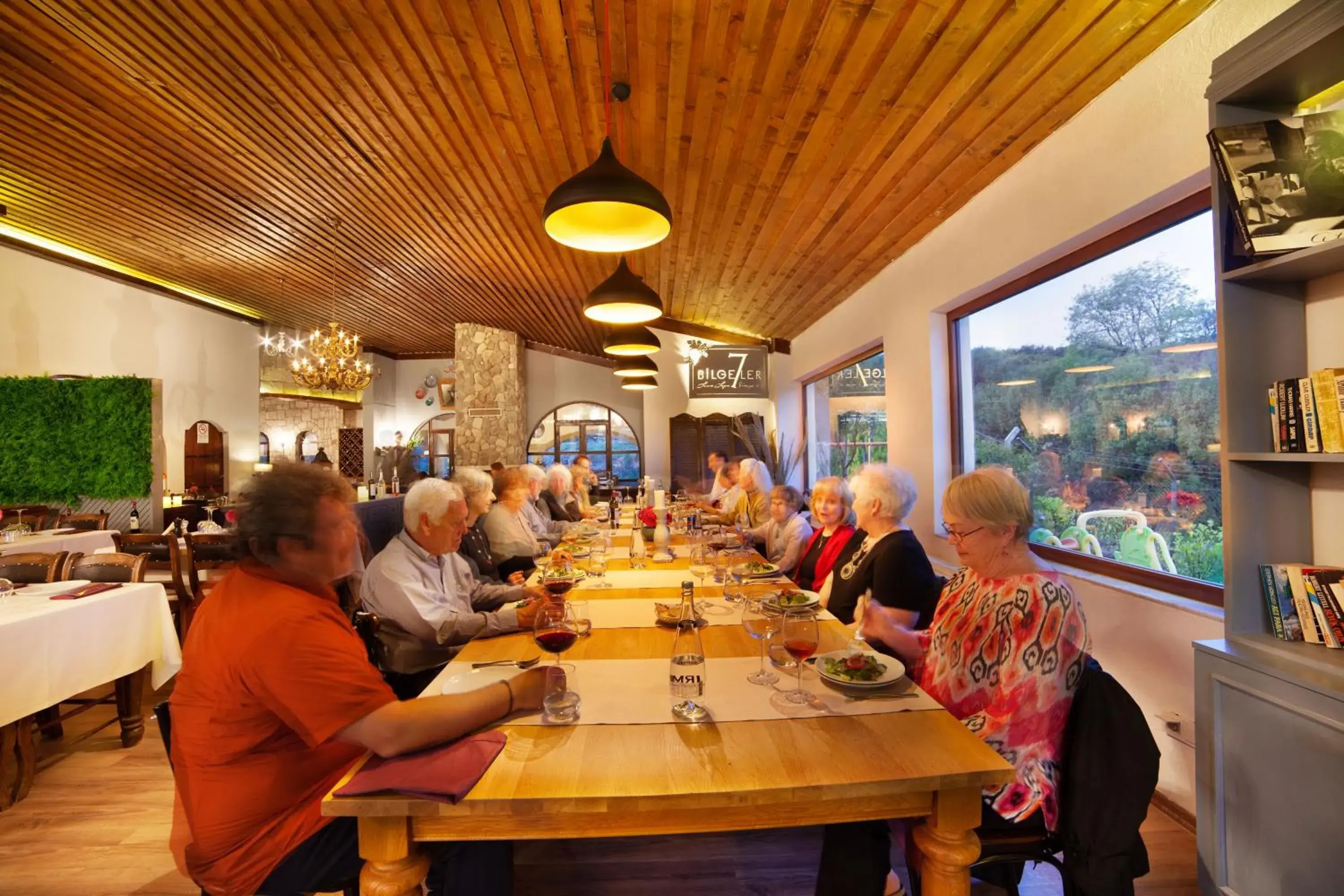 Restaurant/places to eat in VINIFERA VINEYARDS HOTEL Restaurant/places to eat in VINIFERA VINEYARDS HOTEL