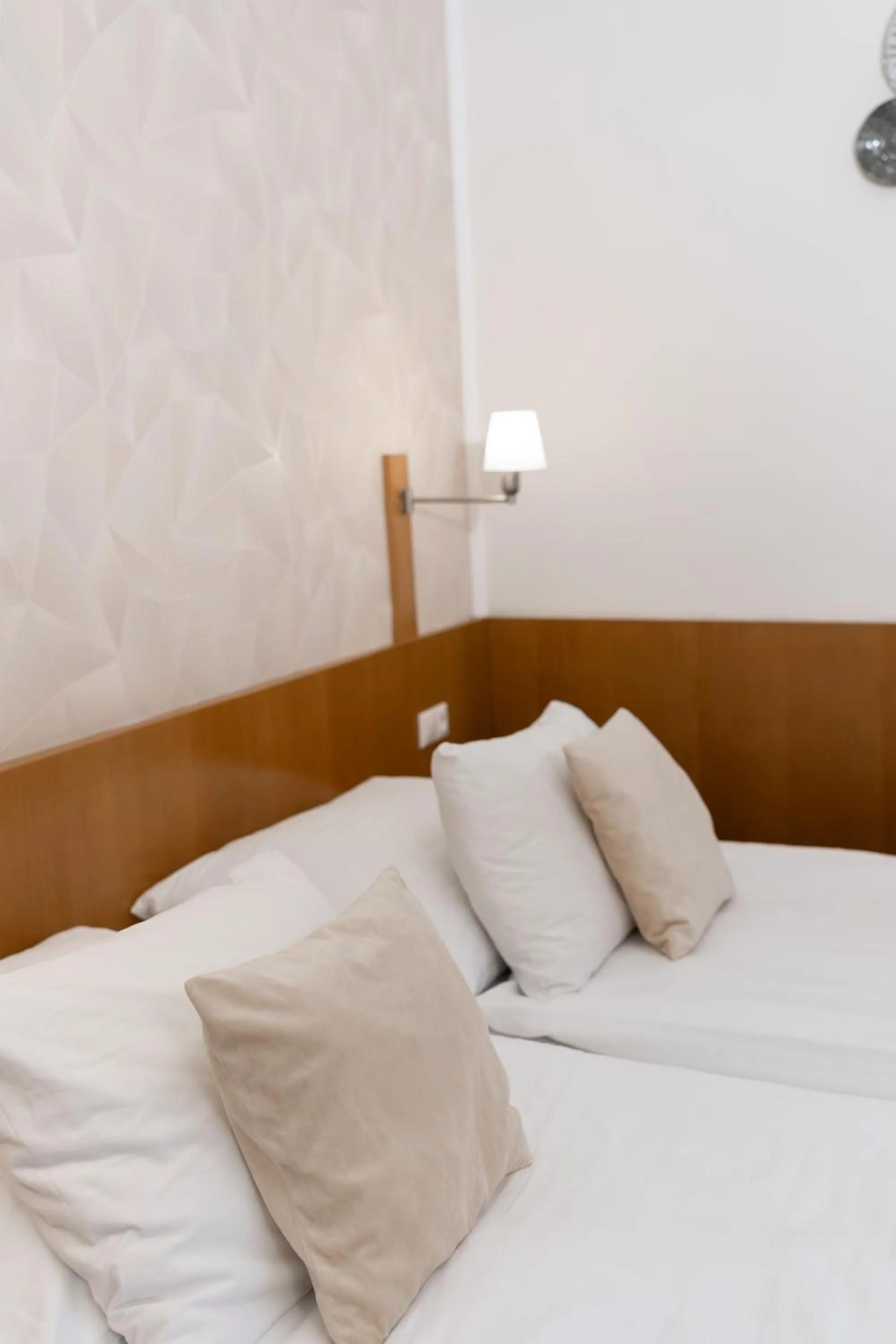 Bed in Hotel Apollon