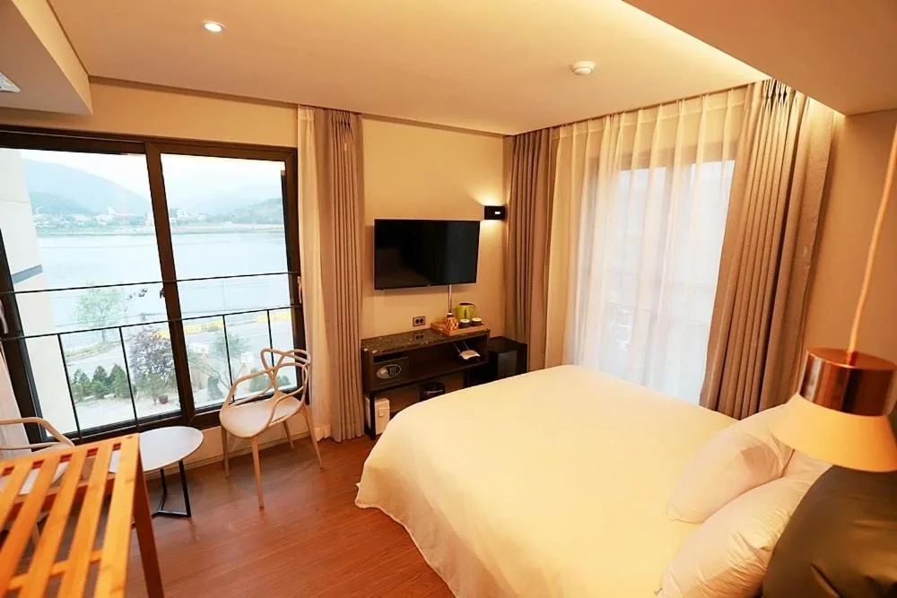 Bed in Namyangju Bukhangang dolcecasa hotel