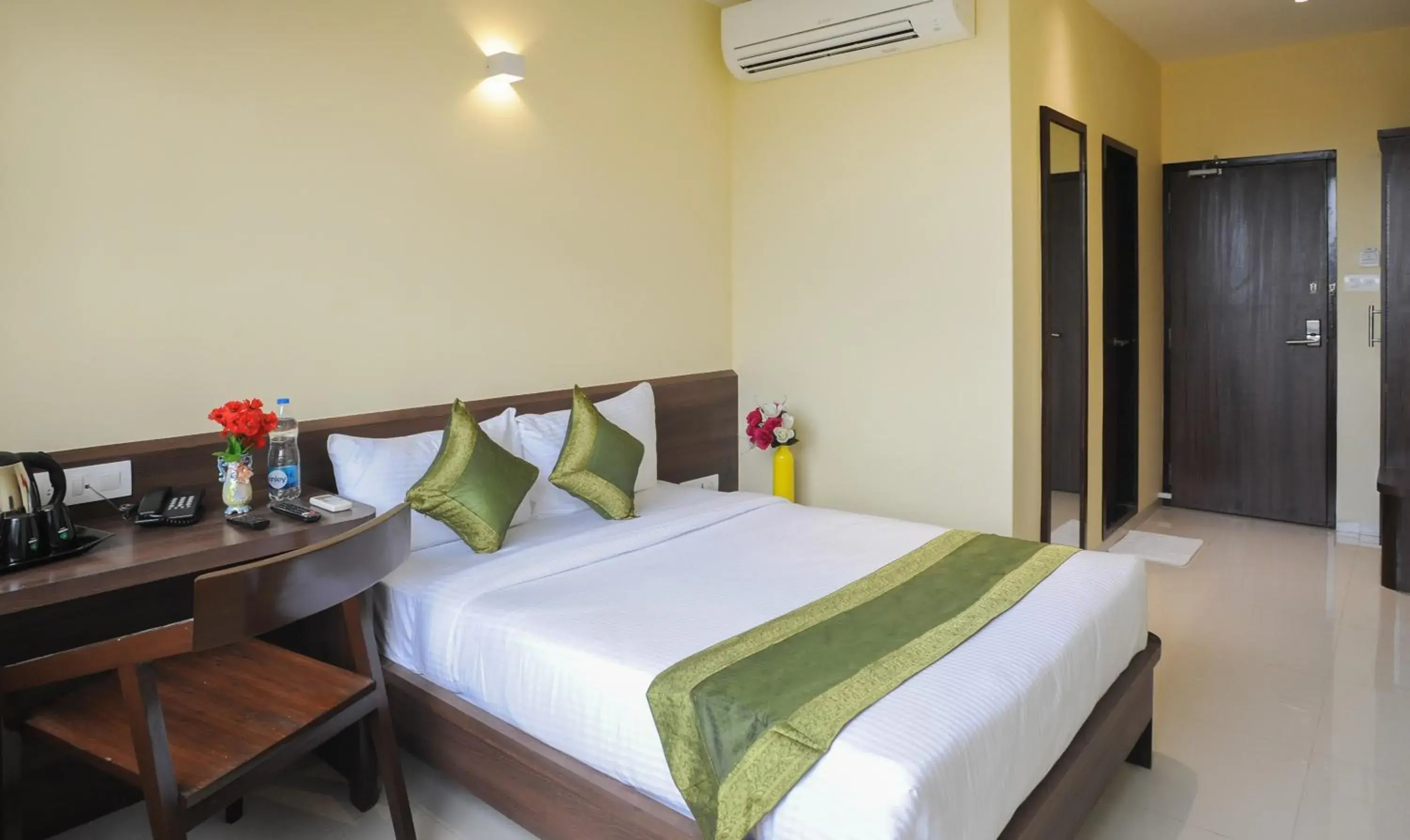 Bedroom, Bed in Treebo Balaji Residency Bedroom, Bed in Treebo Balaji Residency