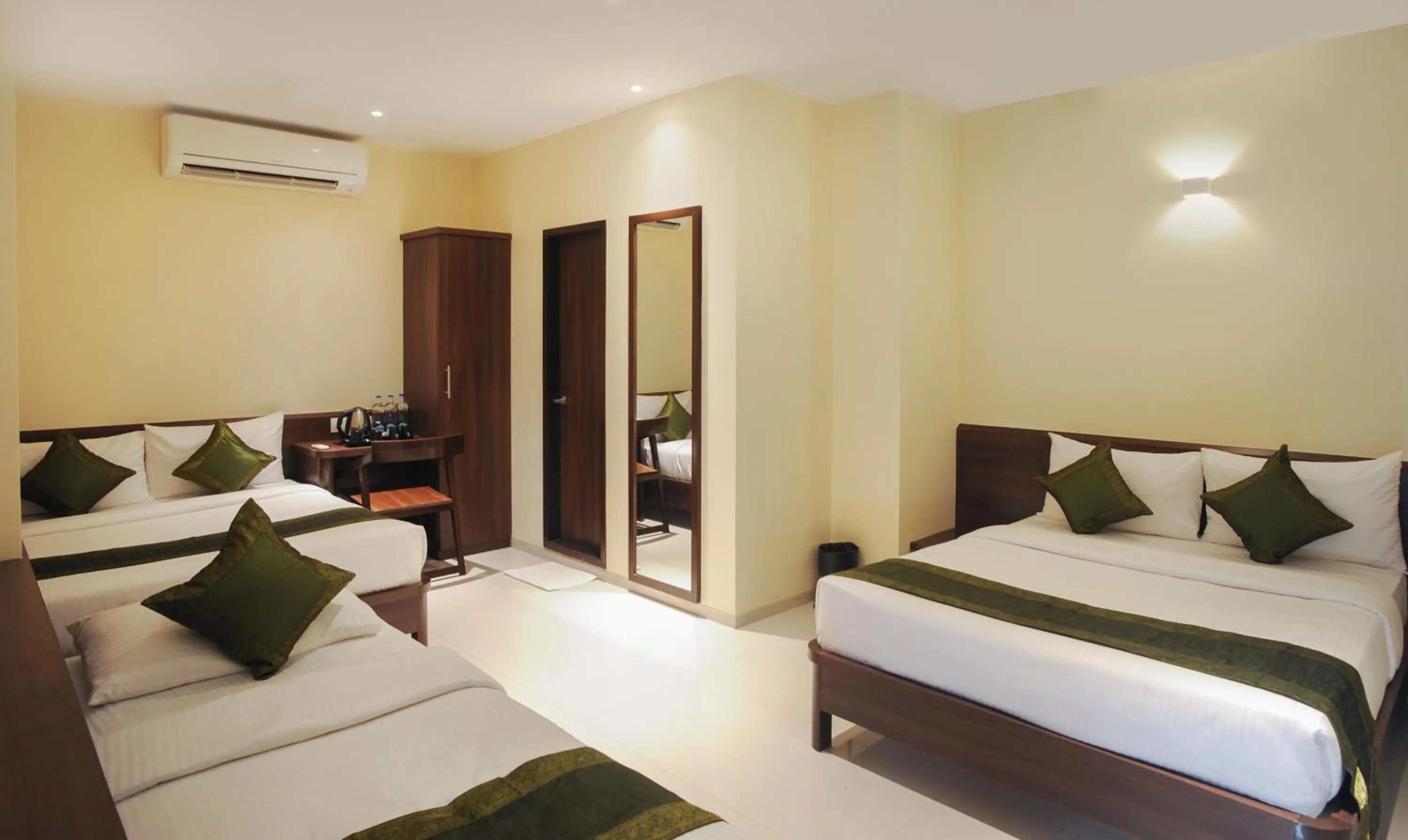 Bedroom, Bed in Treebo Balaji Residency, Kolhapur