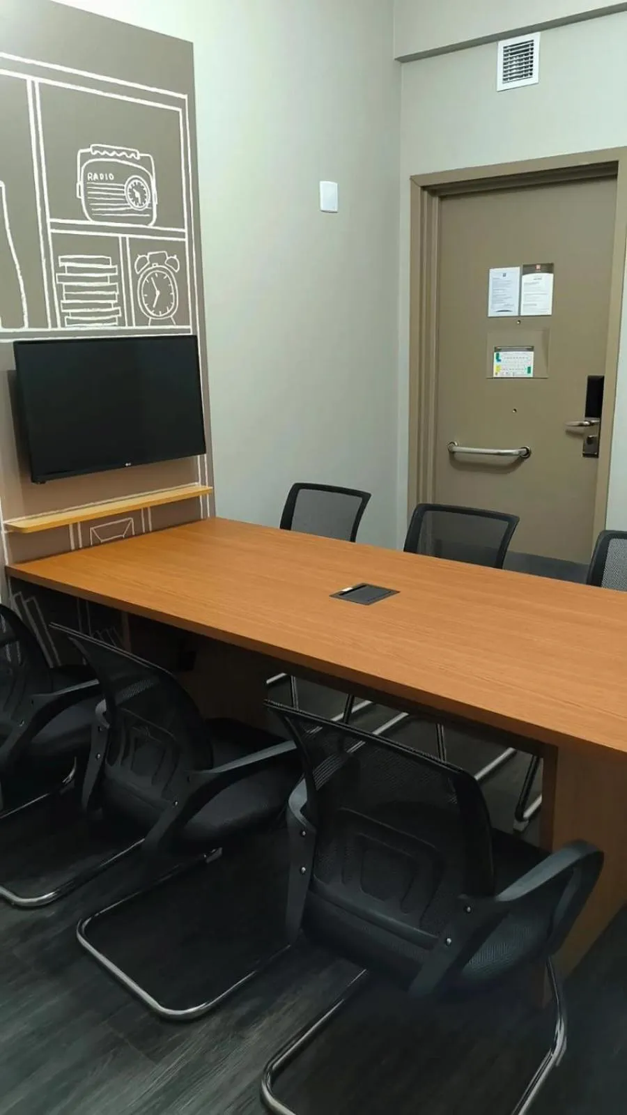 Business facilities in ibis Tatui