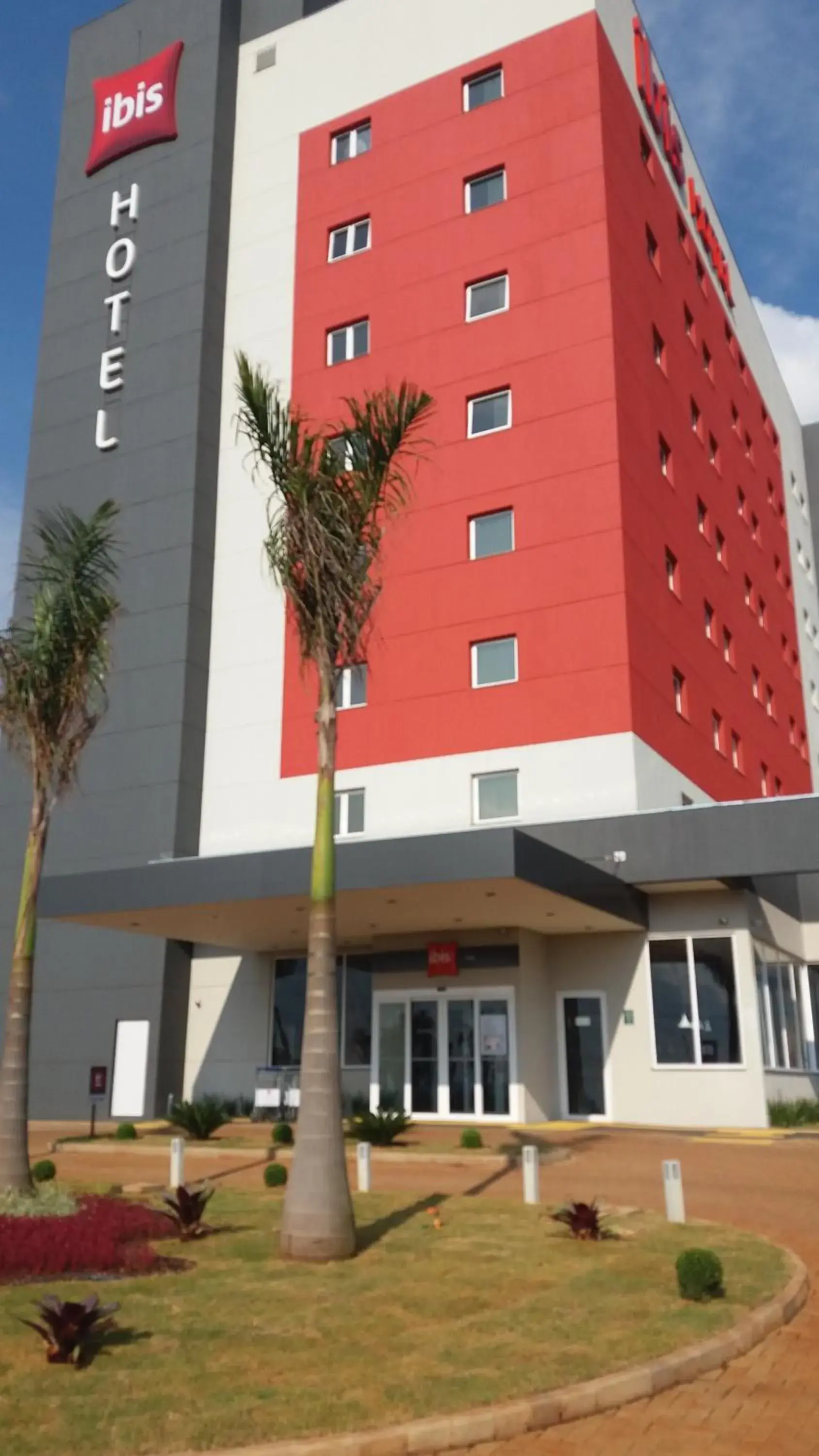 Property building in Hotel Ibis Tatui Property building in Hotel Ibis Tatui
