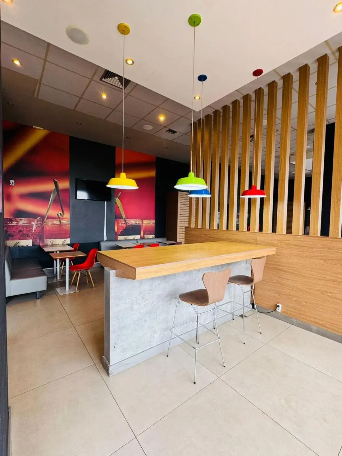 Restaurant/places to eat in ibis Tatui Restaurant/places to eat in ibis Tatui