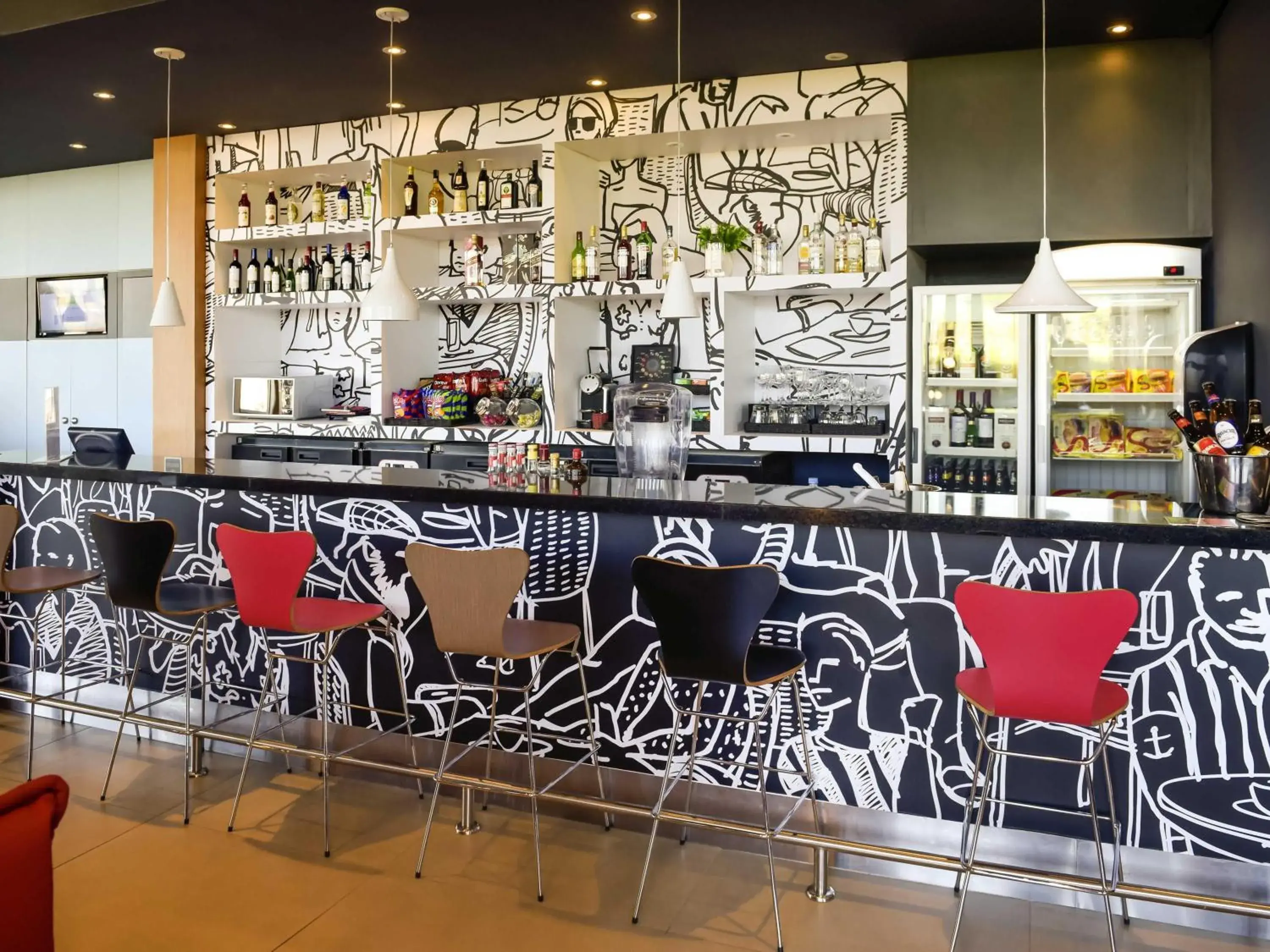 Lounge or bar in ibis Tatui Lounge or bar in ibis Tatui