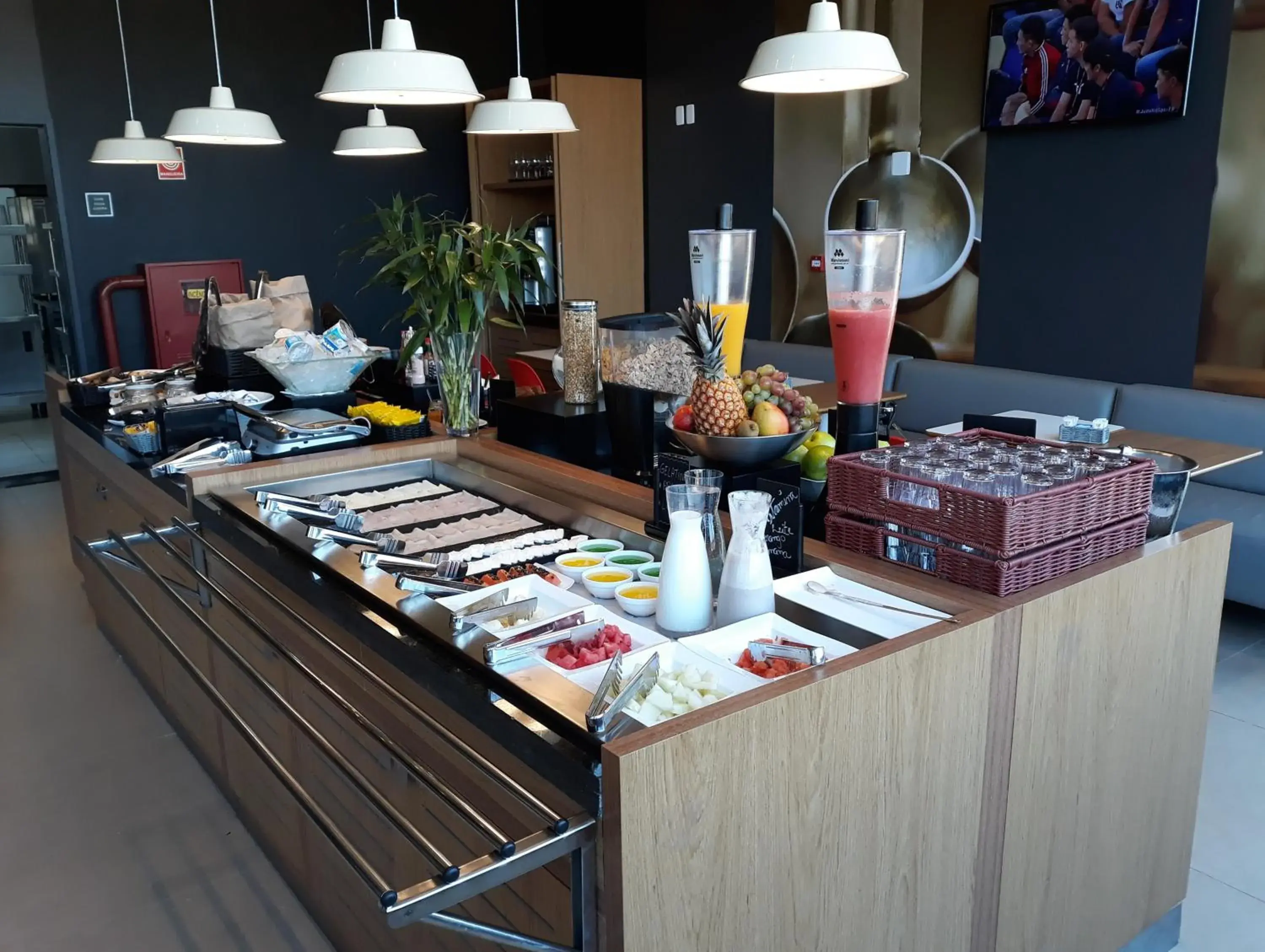 Restaurant/places to eat in Hotel Ibis Tatui Restaurant/places to eat in Hotel Ibis Tatui